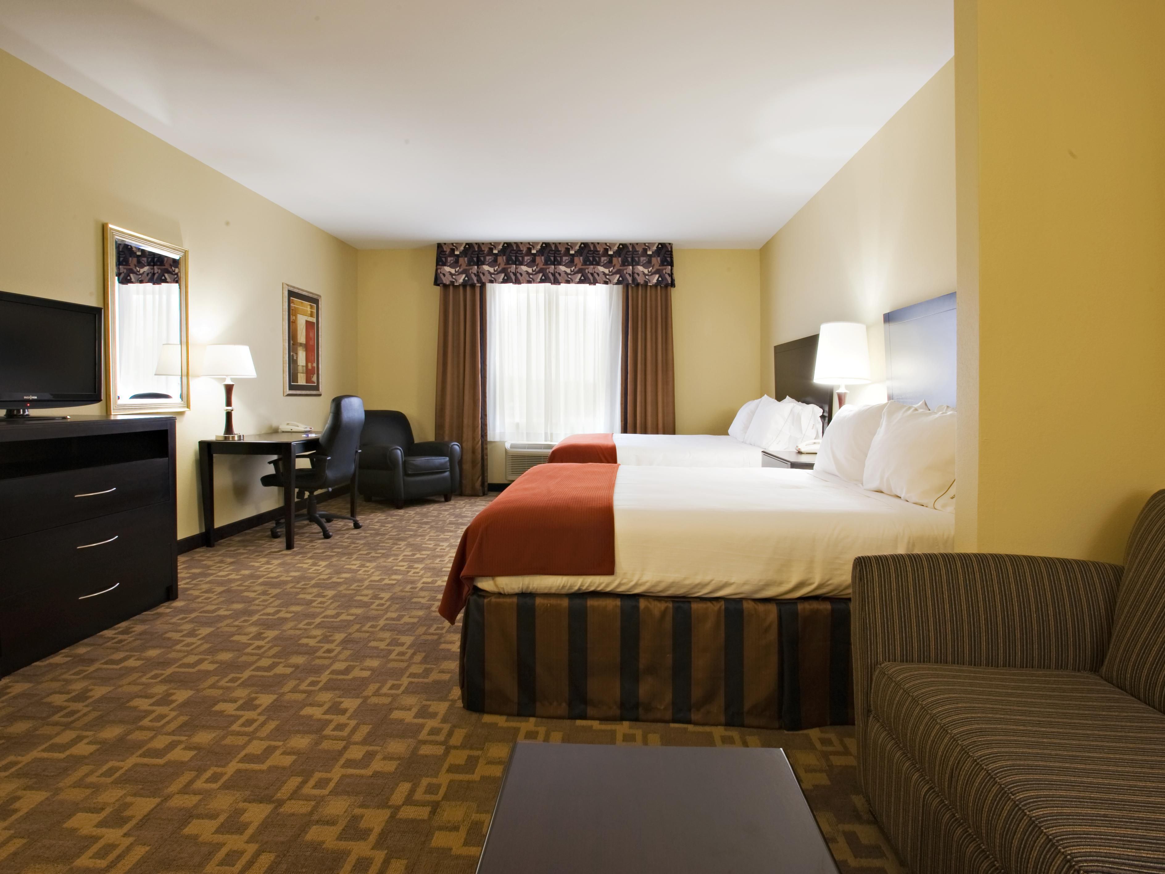 Holiday Inn Express & Suites Snyder Guest Room & Suite Options