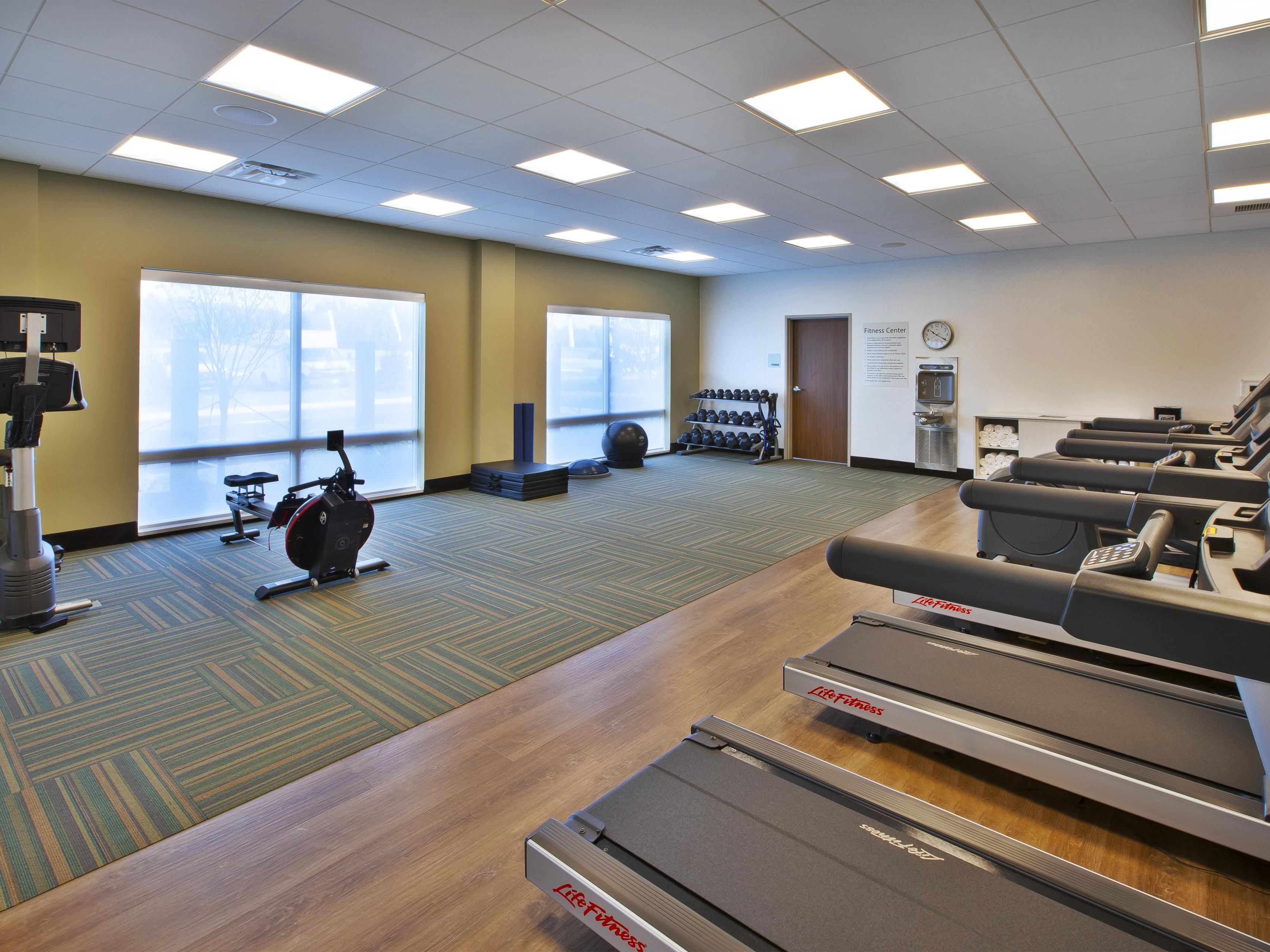 Fit travelers, don't sweat it, we've got you covered! You're welcome to go for a workout in our complimentary Fitness Center. You'll find treadmills, elliptical machines, free weights or a stationary bicycle available just for you! Stay smart and fit when you stay with us!

