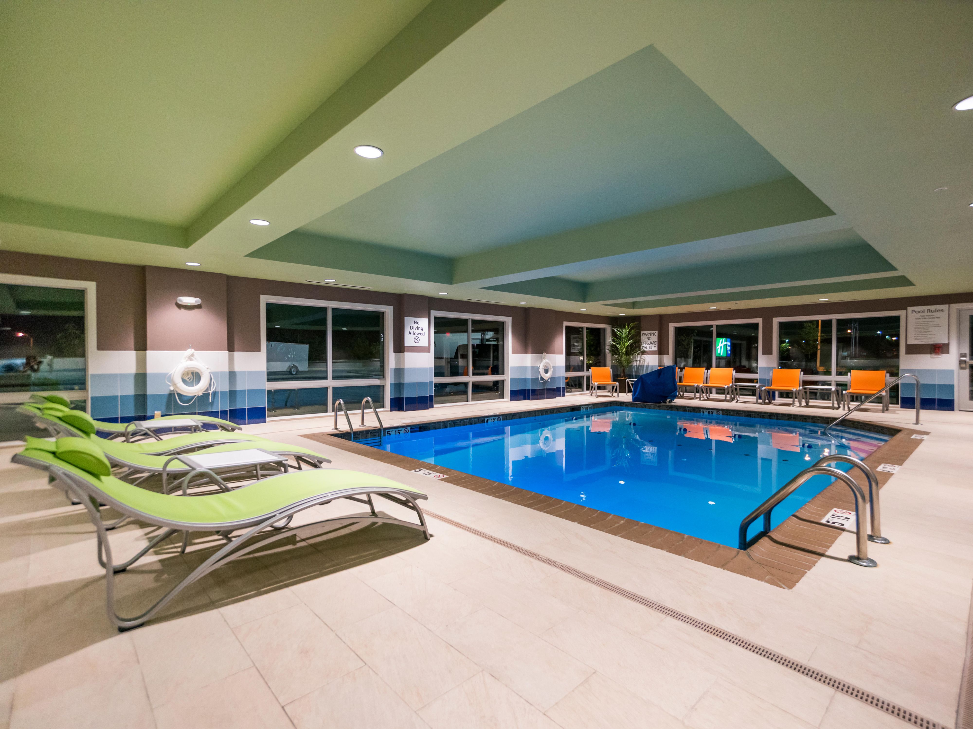 Holiday Inn Express & Suites Southaven Swimming Pool