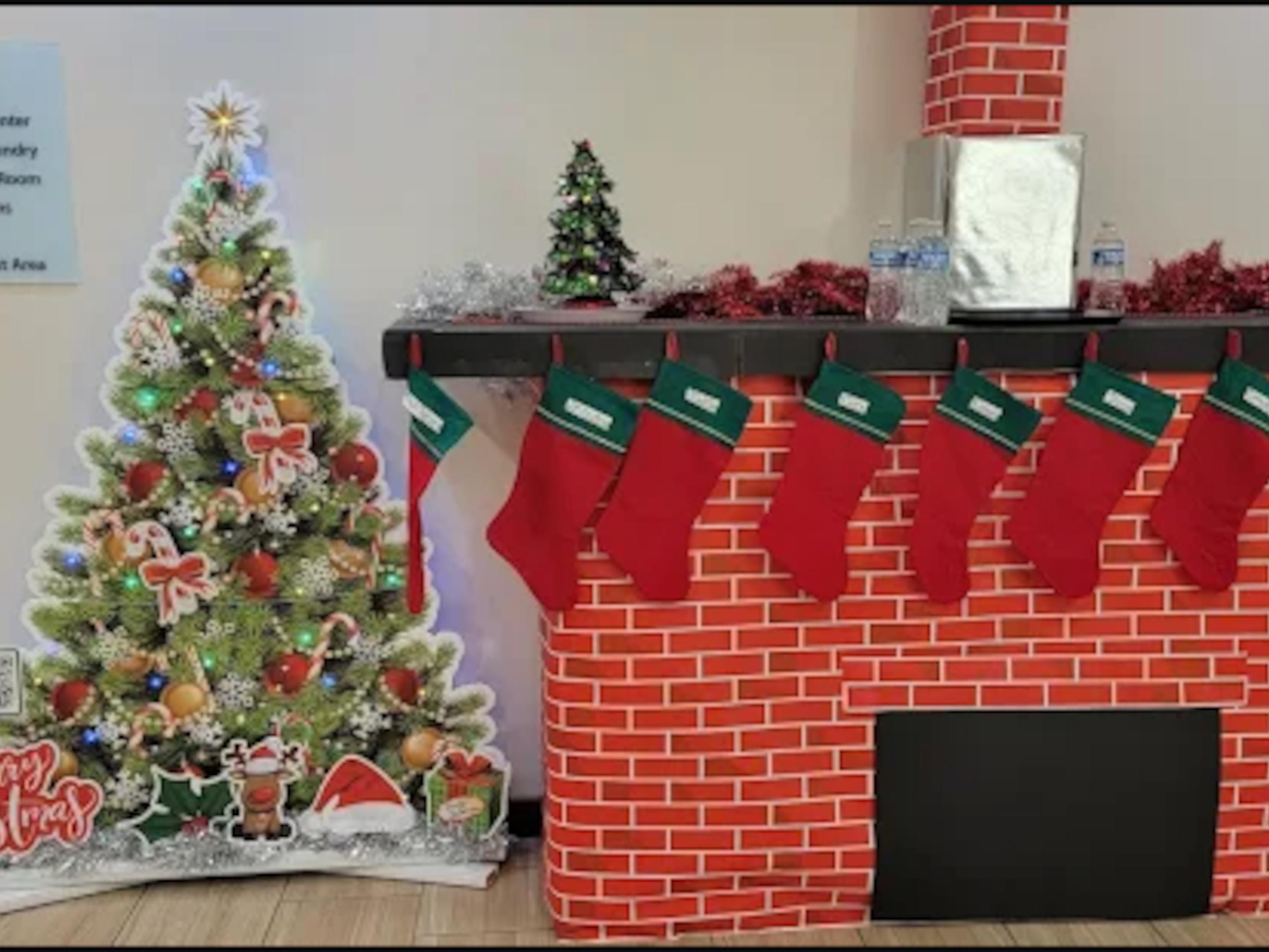 Book our special festive rate to stay overnight on Dec 19th, and ensure your little ones get to meet the big guy.  Kick off the holidays by joining us for a magical Breakfast with Santa event on Dec 20th! Enjoy a tasty breakfast and capture special moments with Santa himself! Use the holiday cheer rate code.