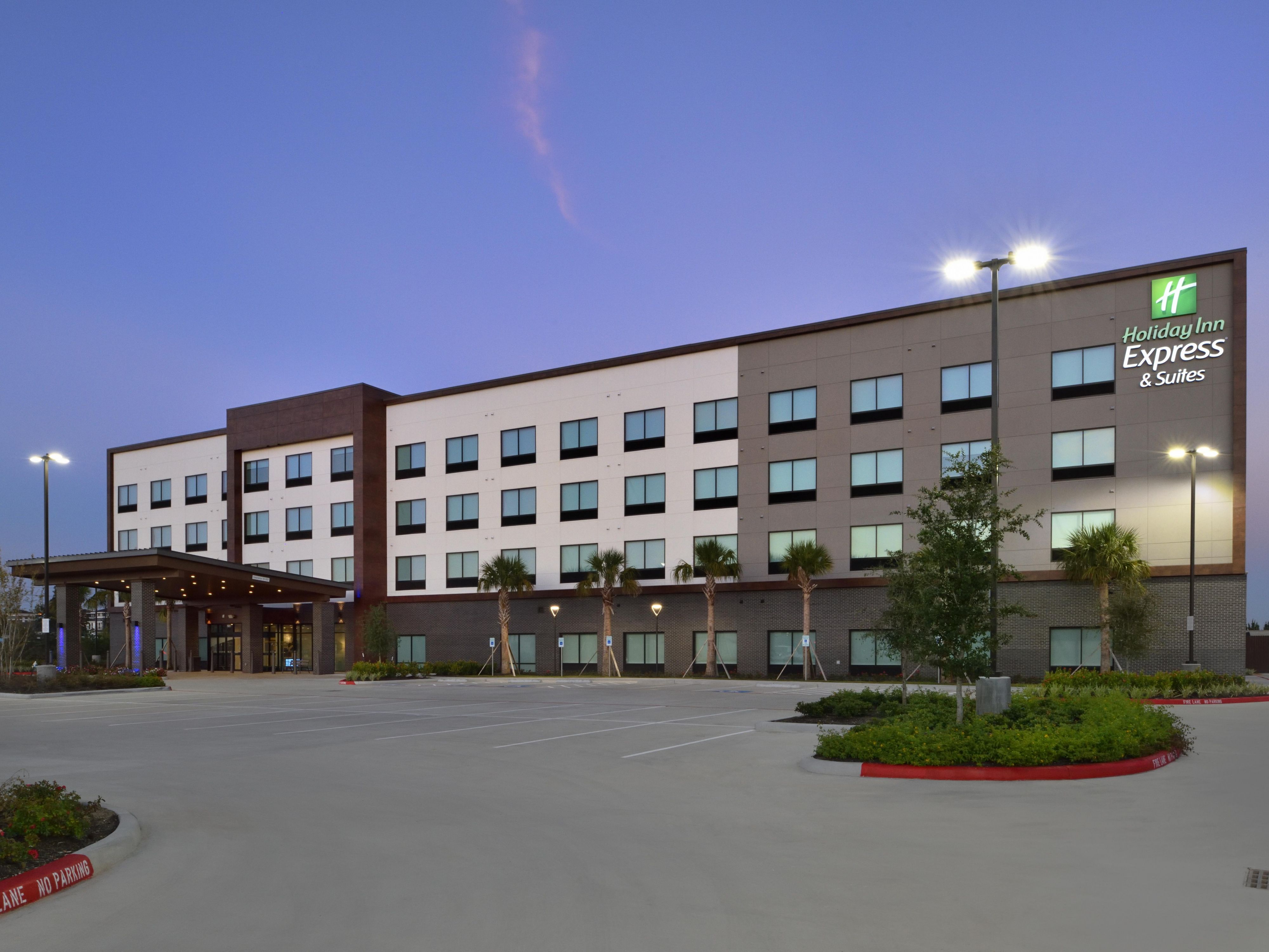 Designed for your ultimate comfort and convenience, enjoy our awesome amenities! Start each day with our free Express Start™ Breakfast, stay active in our Fitness Center and outdoor pool, and take advantage of free parking and free Wi-Fi. With a Market, Business Center, and meeting spaces, relax, recharge, and make the most of your stay in Spring!