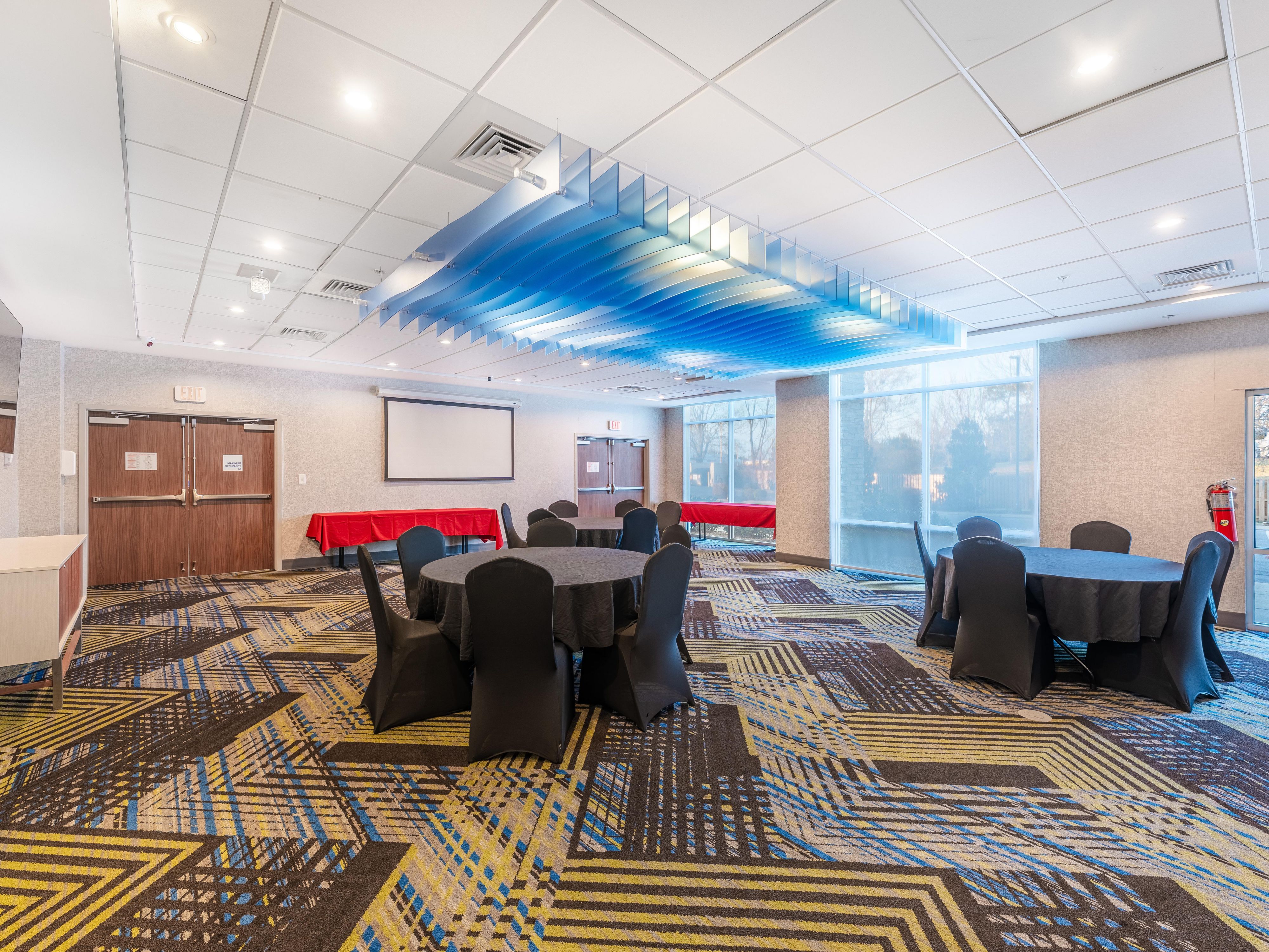Looking to plan a meeting or event in Springfield? Let us help! We offer 1000 sq feet of meeting space and a variety of amenities for your next event to ensure you connect, collaborate, and celebrate in style.