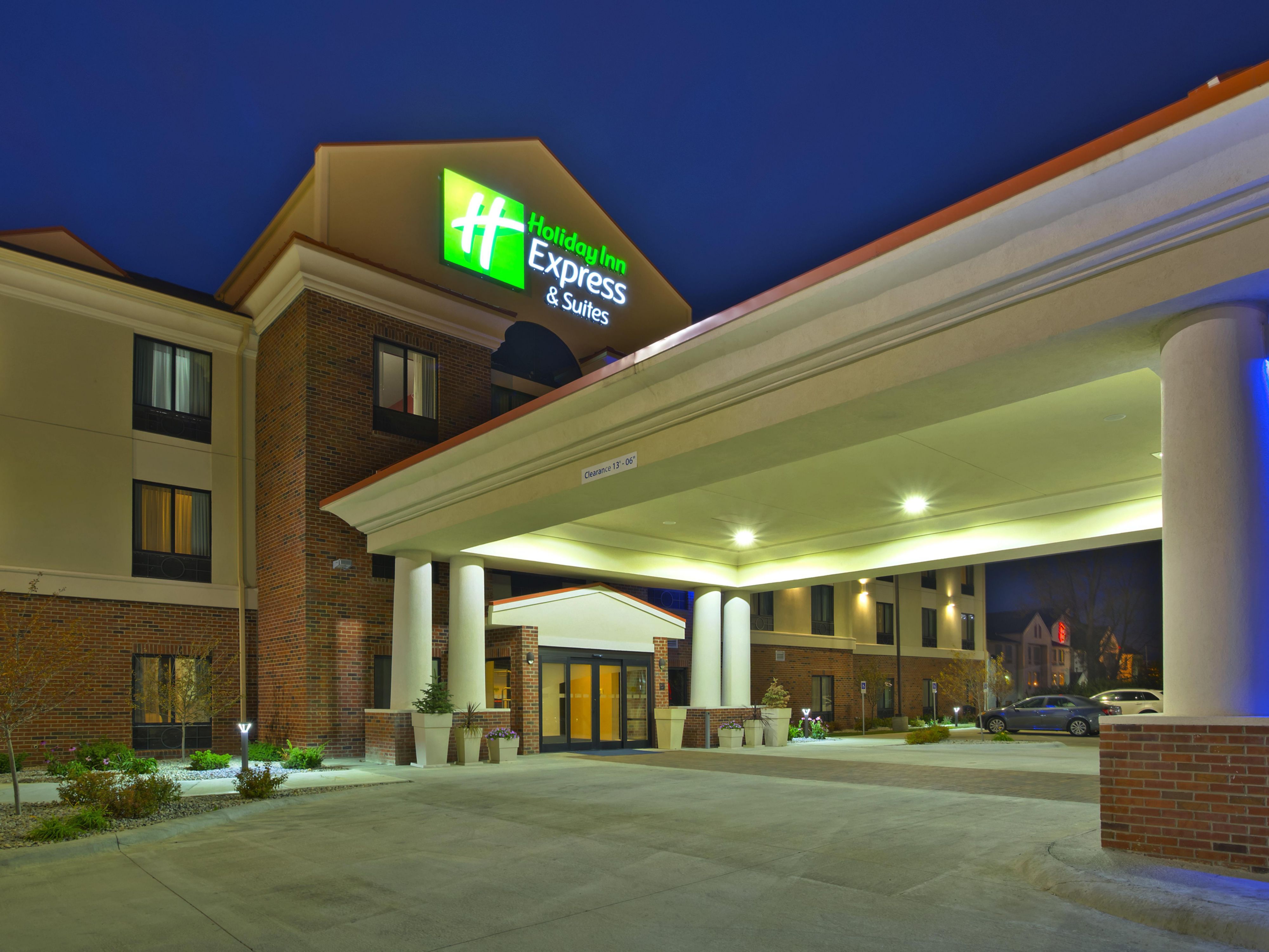 Holiday Inn Express And Suites Springfield 4288238501 4x3