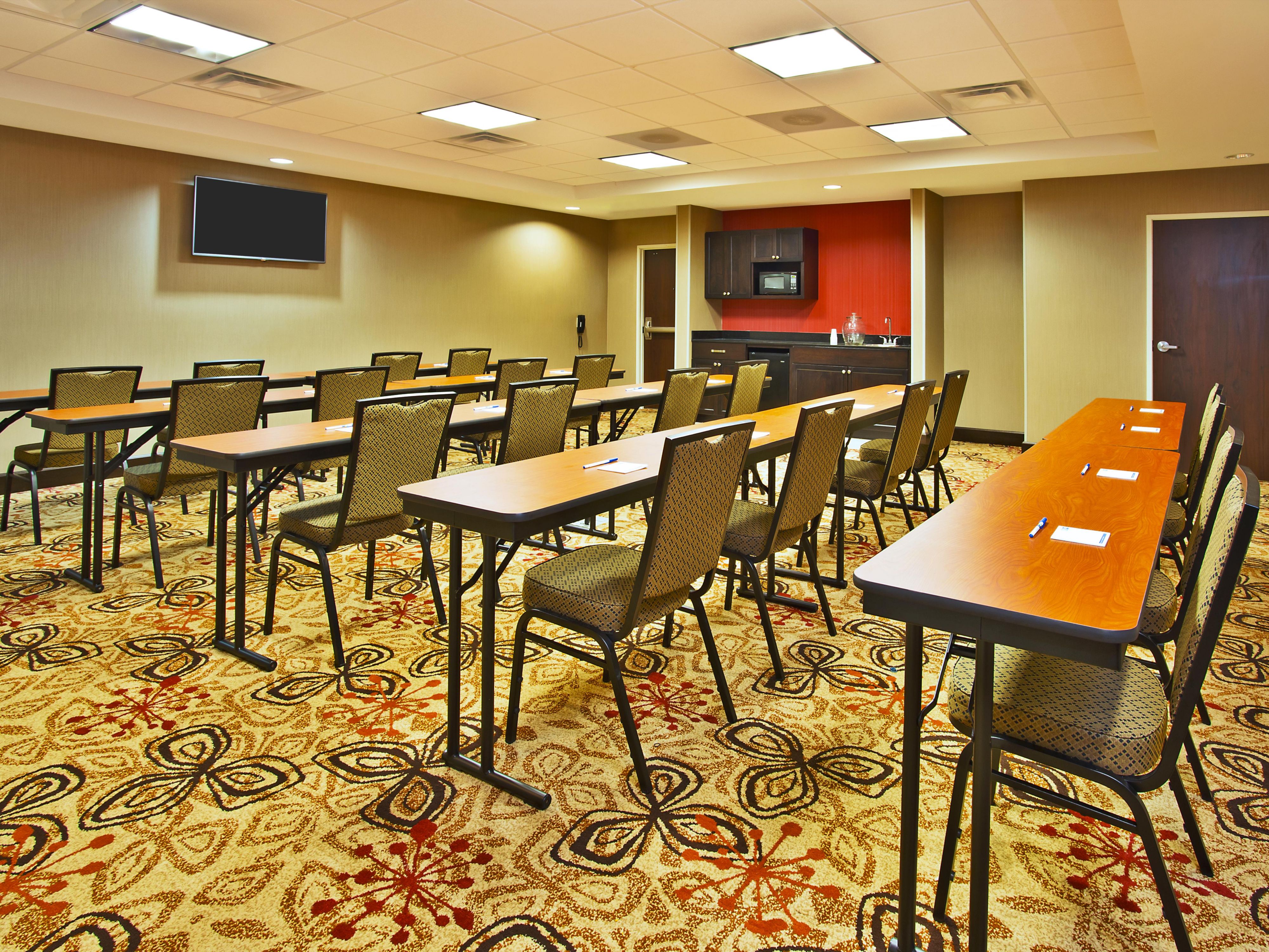 Hotel in Springfield, Ohio | Holiday Inn Express & Suites Springfield ...