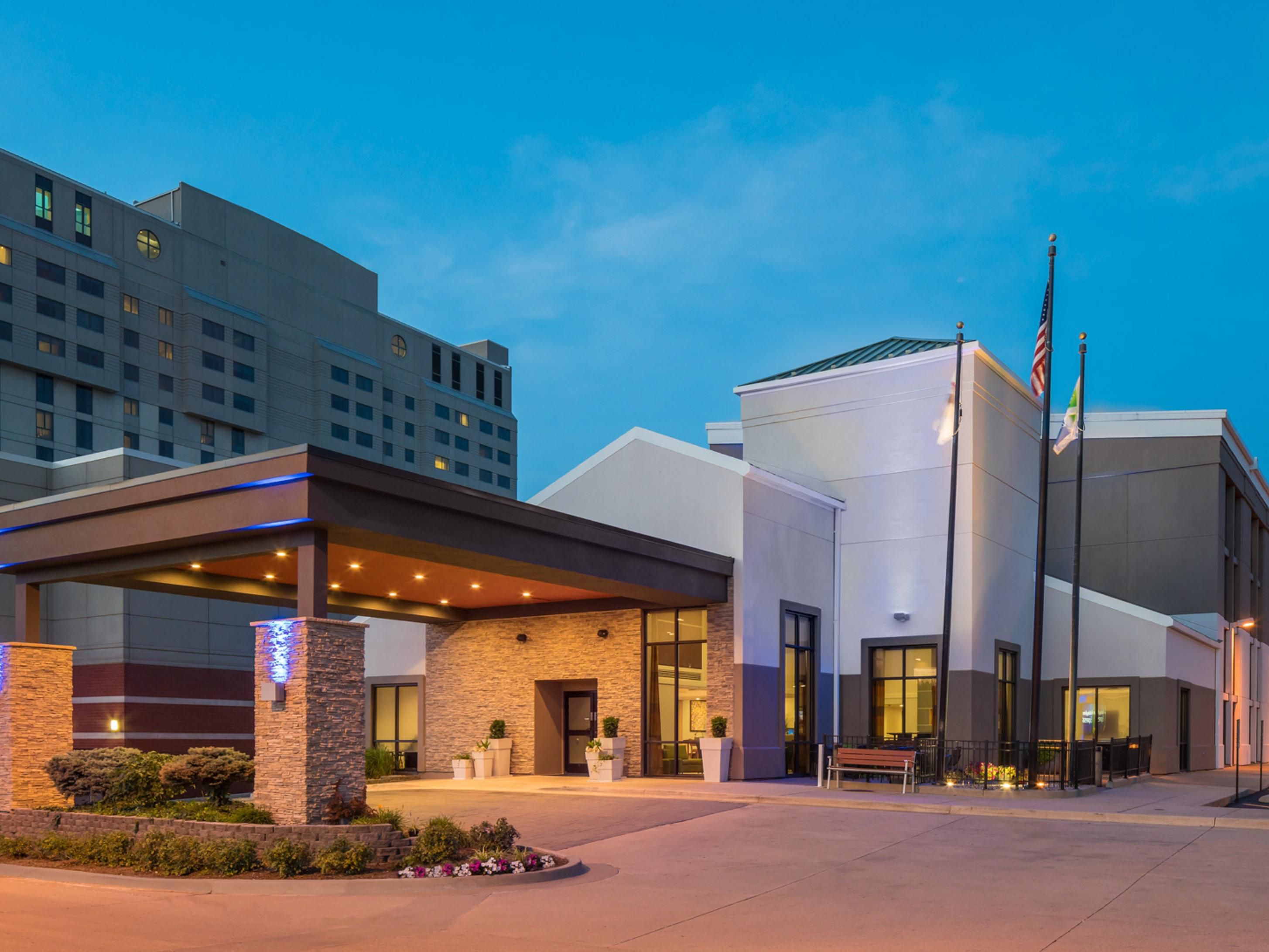 Hotels in Springfield, IL | Holiday Inn Express & Suites Springfield