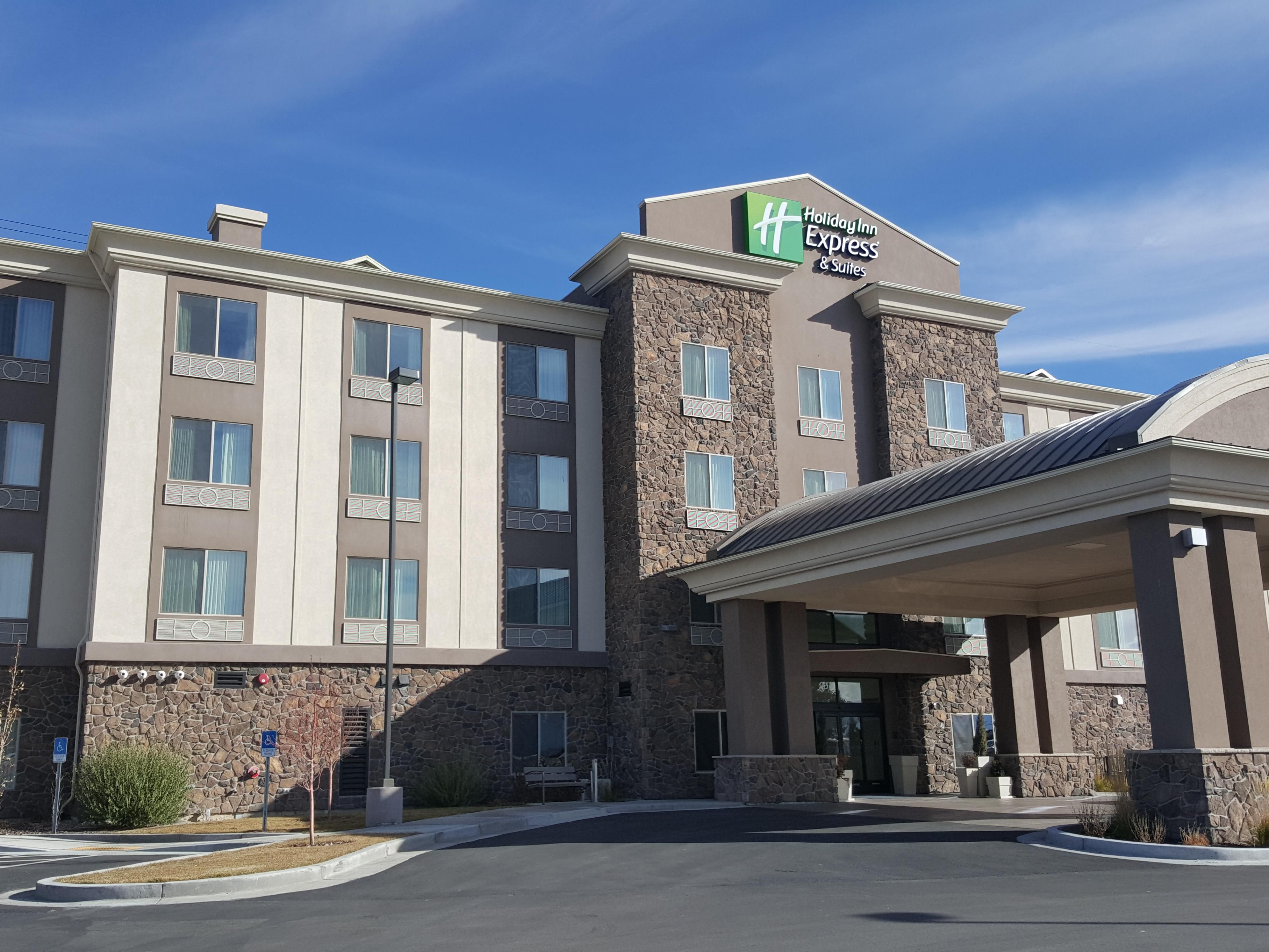 Our prime Springville location gives easy access to Provo Airport and top attractions. Visit the Springville Art Museum, Legends Motorcycle Museum, Provo Recreation Center, and the Sundance Ski Resort. Hike Mt. Timpanogos and explore the 607 ft Bridal Veil Waterfall. Enjoy Seven Peaks Amusement and Water Park or shop at the Provo Town Centre Mall.