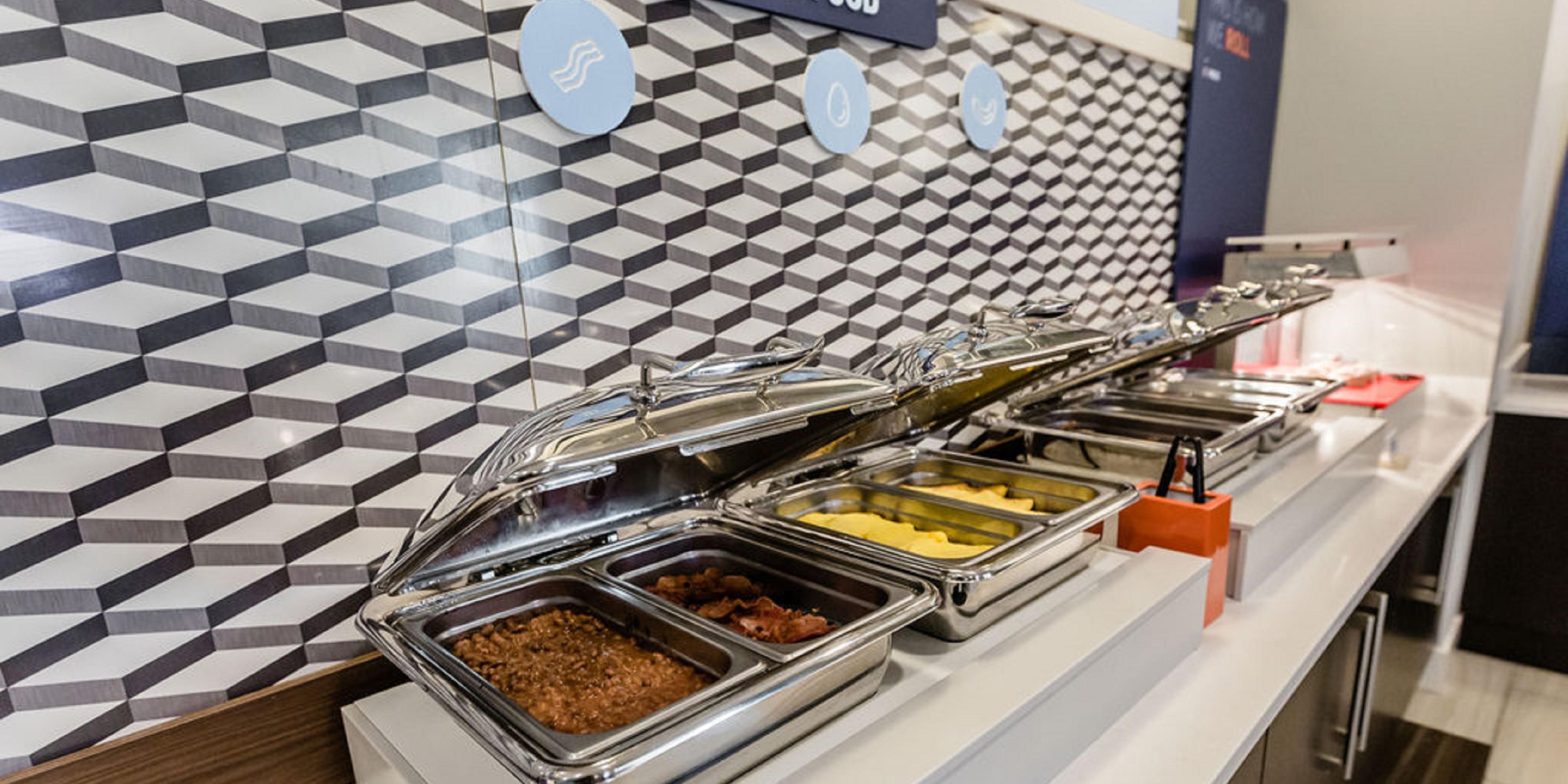 Kick start your day with our Express Start Breakfast, with grab ‘n’ go options and favorites such as eggs and bacon, hot pancakes, our signature cinnamon rolls and fresh coffee. Offered from 6:30 AM - 9:30 AM.
