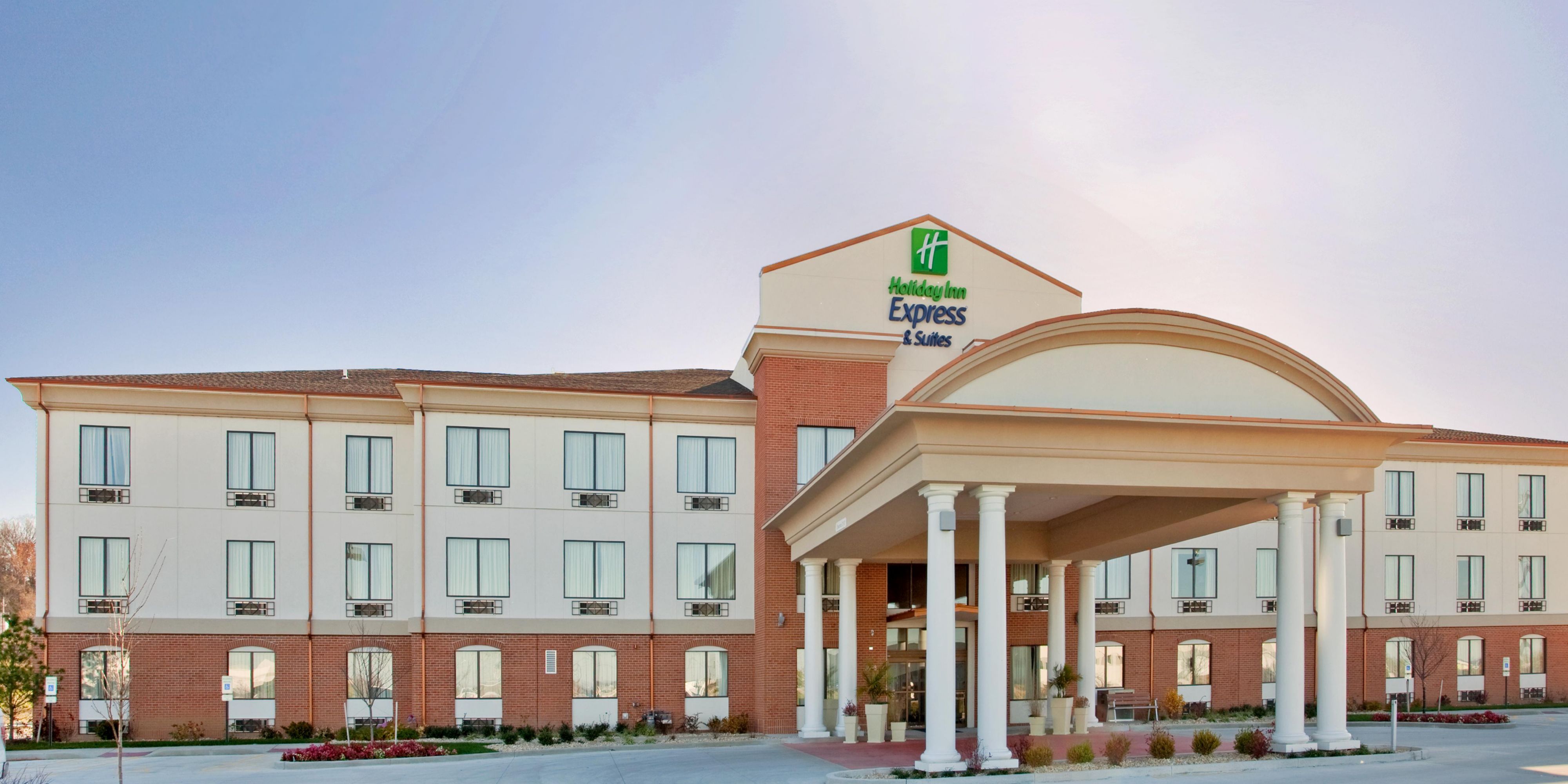 Holiday Inn Express & Suites St Charles