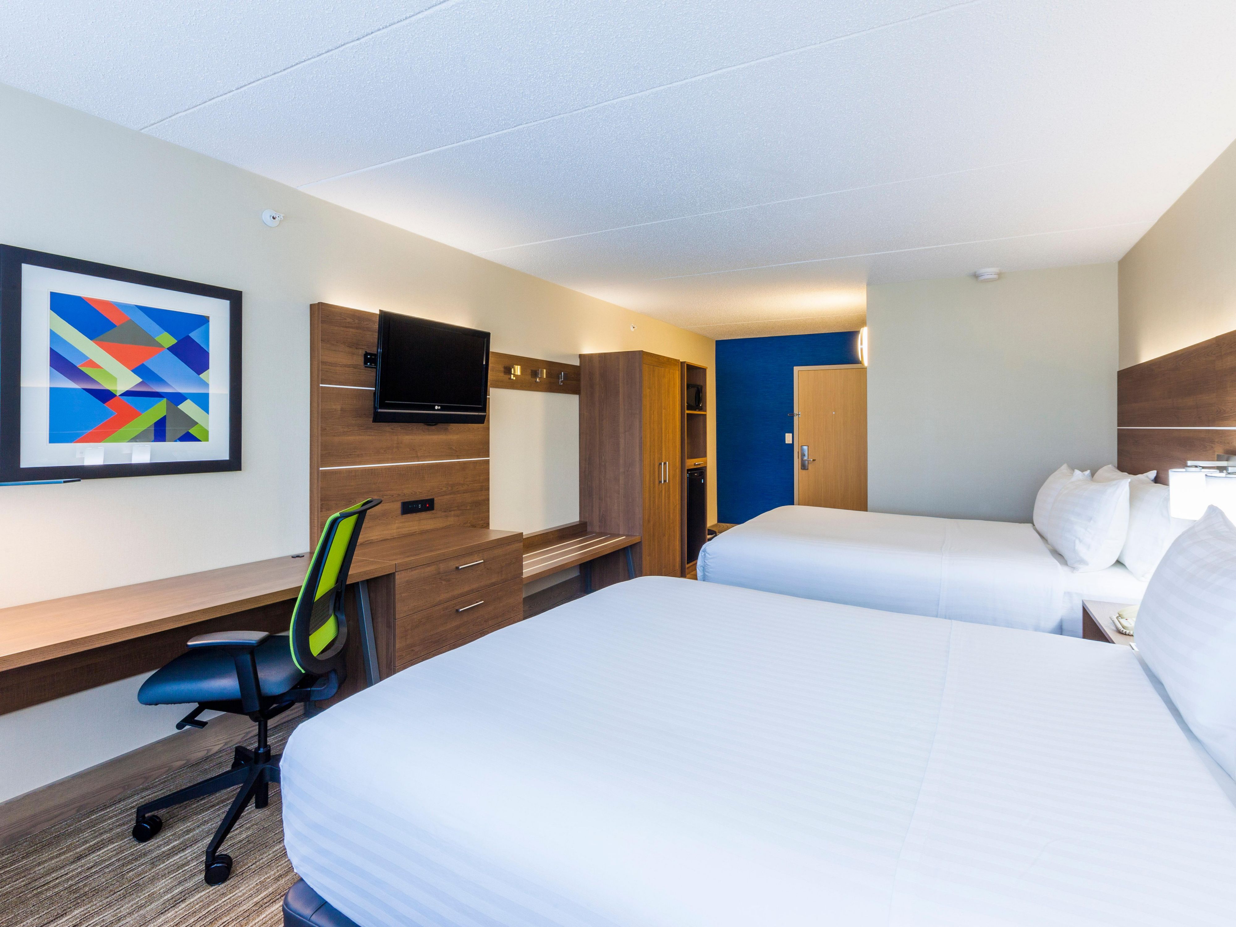 Spacious 2 Queen Room Includes Free Parking, WiFi and Breakfast