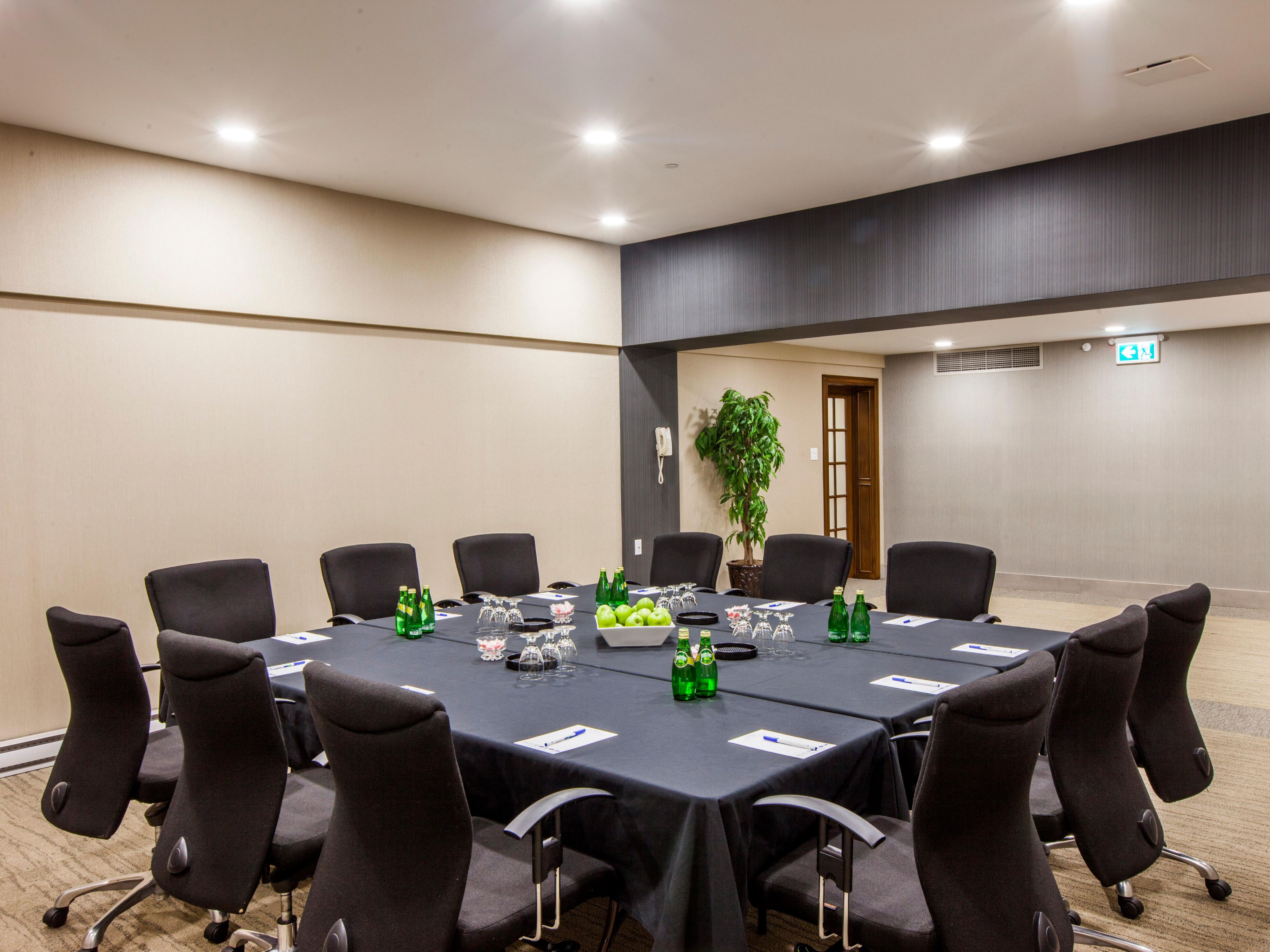 With 3400 sq ft of fully flexible event space, let us host your Saint John meeting or event. We can accommodate all your meetings and event needs, whether it's 10 or 100 people. We offer full onsite catering, and we can do up to 65 people banquet-style, and 100 people theater-style. Call us at 506-642-2622 for more information.