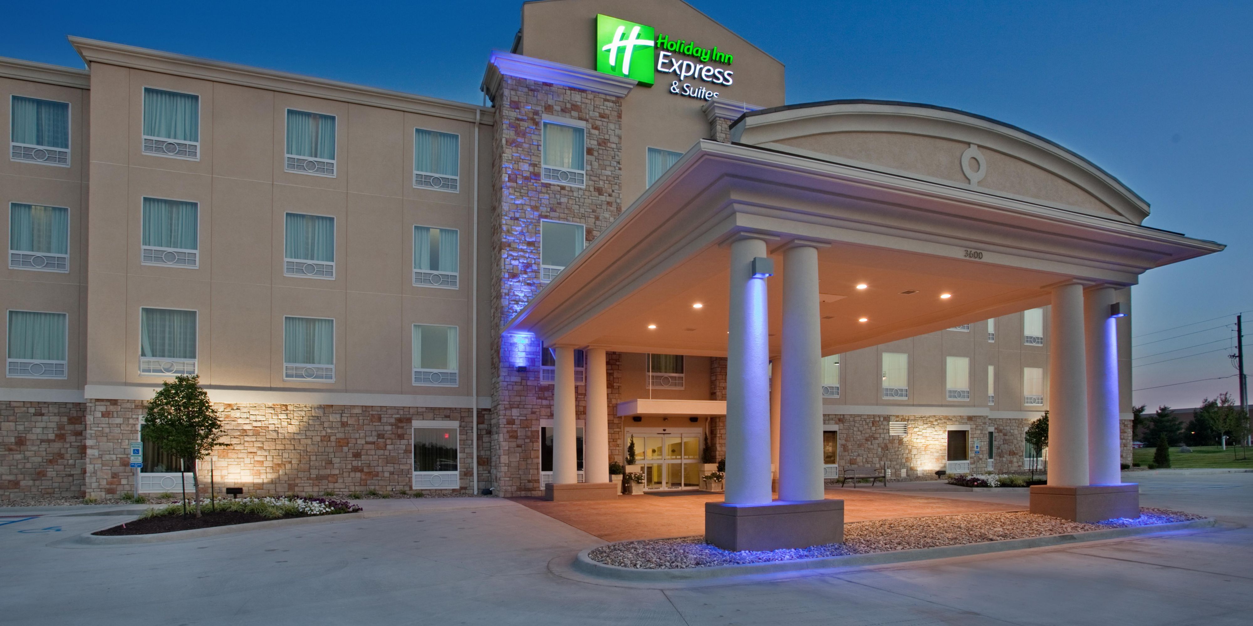 Holiday Inn Express & Suites St. Joseph