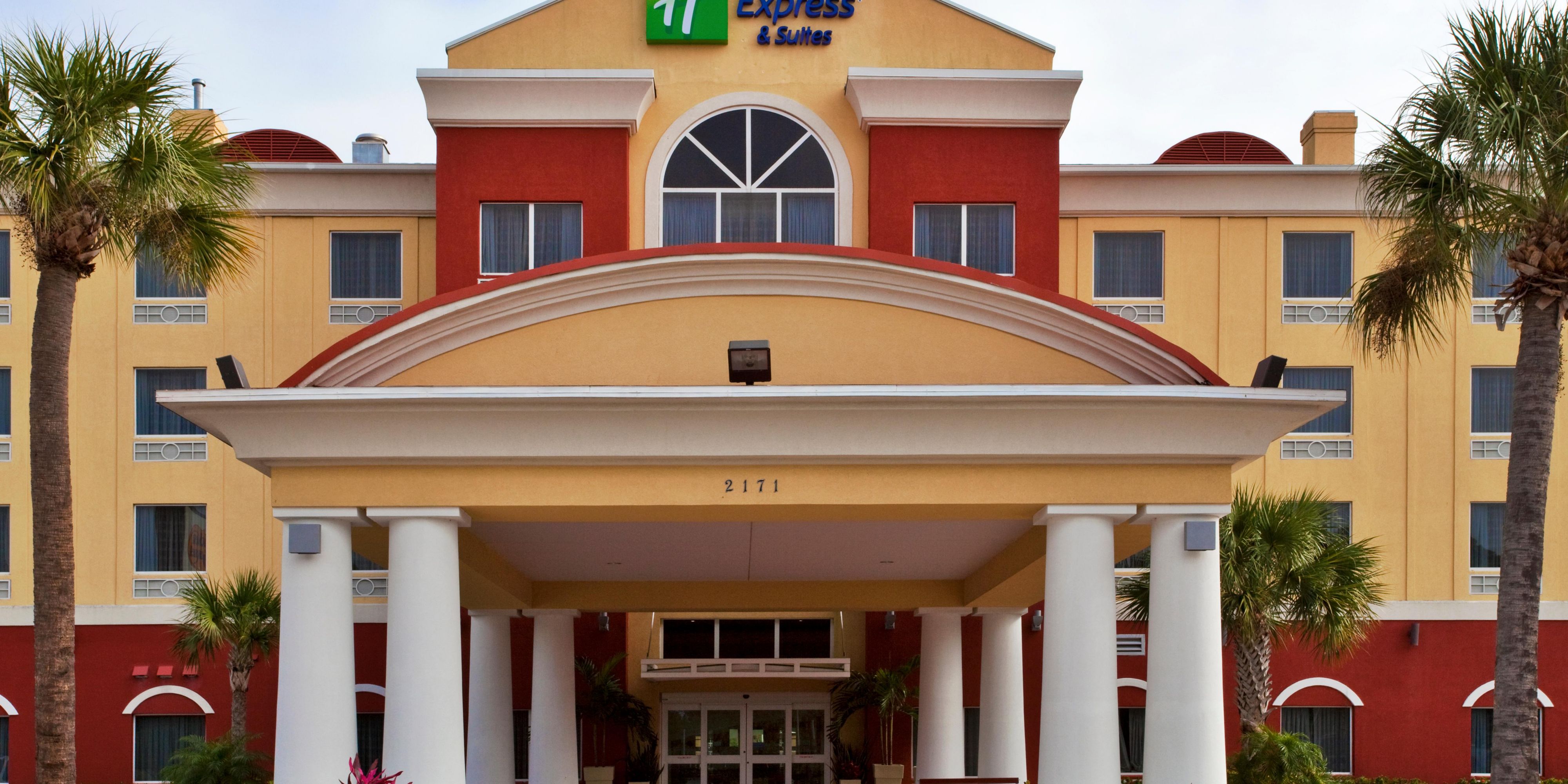 Holiday Inn Express & Suites St. Petersburg North (I-275)