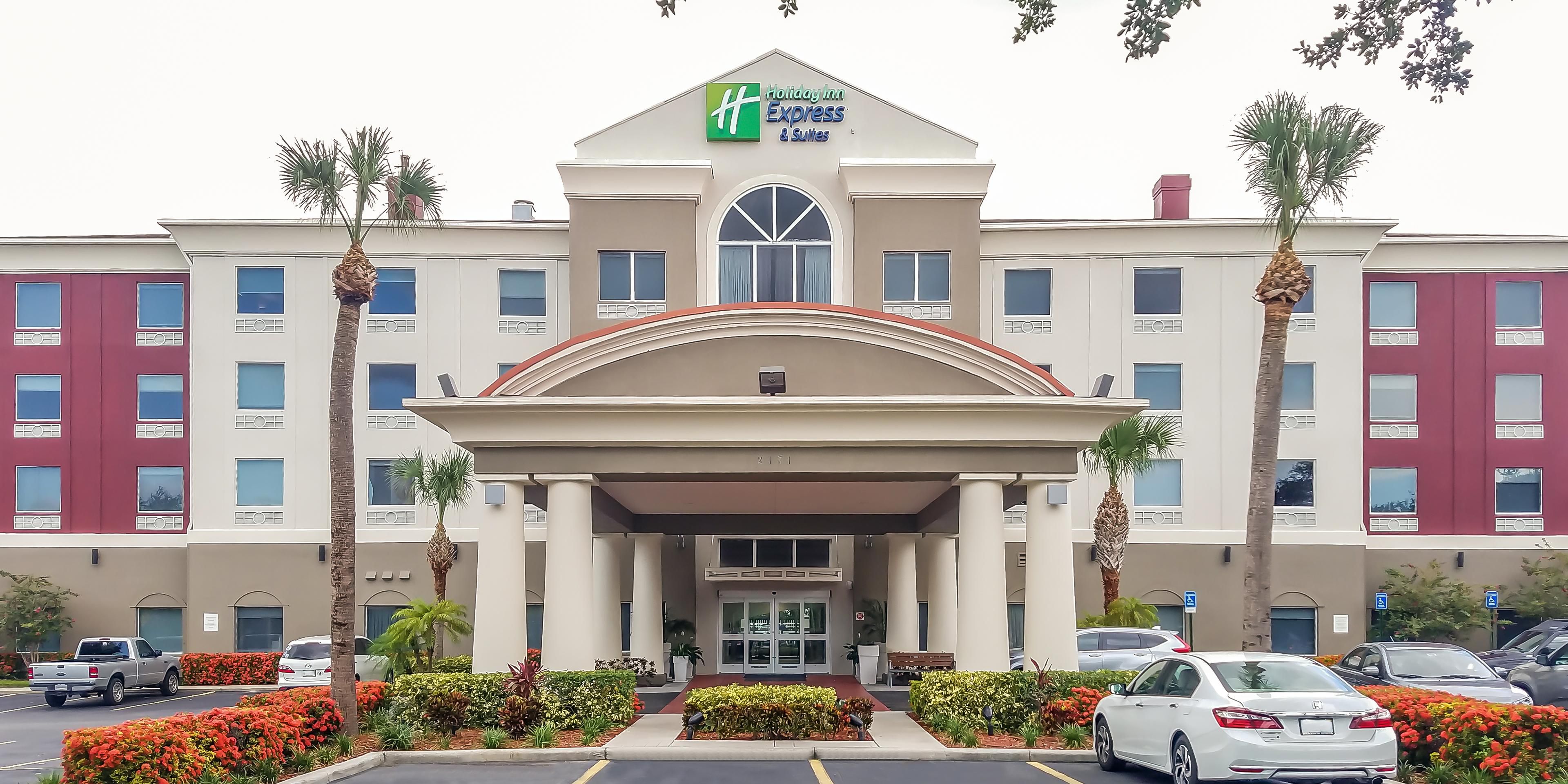 Holiday Inn Express & Suites St. Petersburg North (I-275)