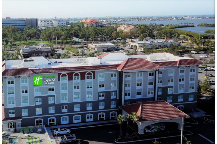 Holiday Inn Express & Suites St. Petersburg