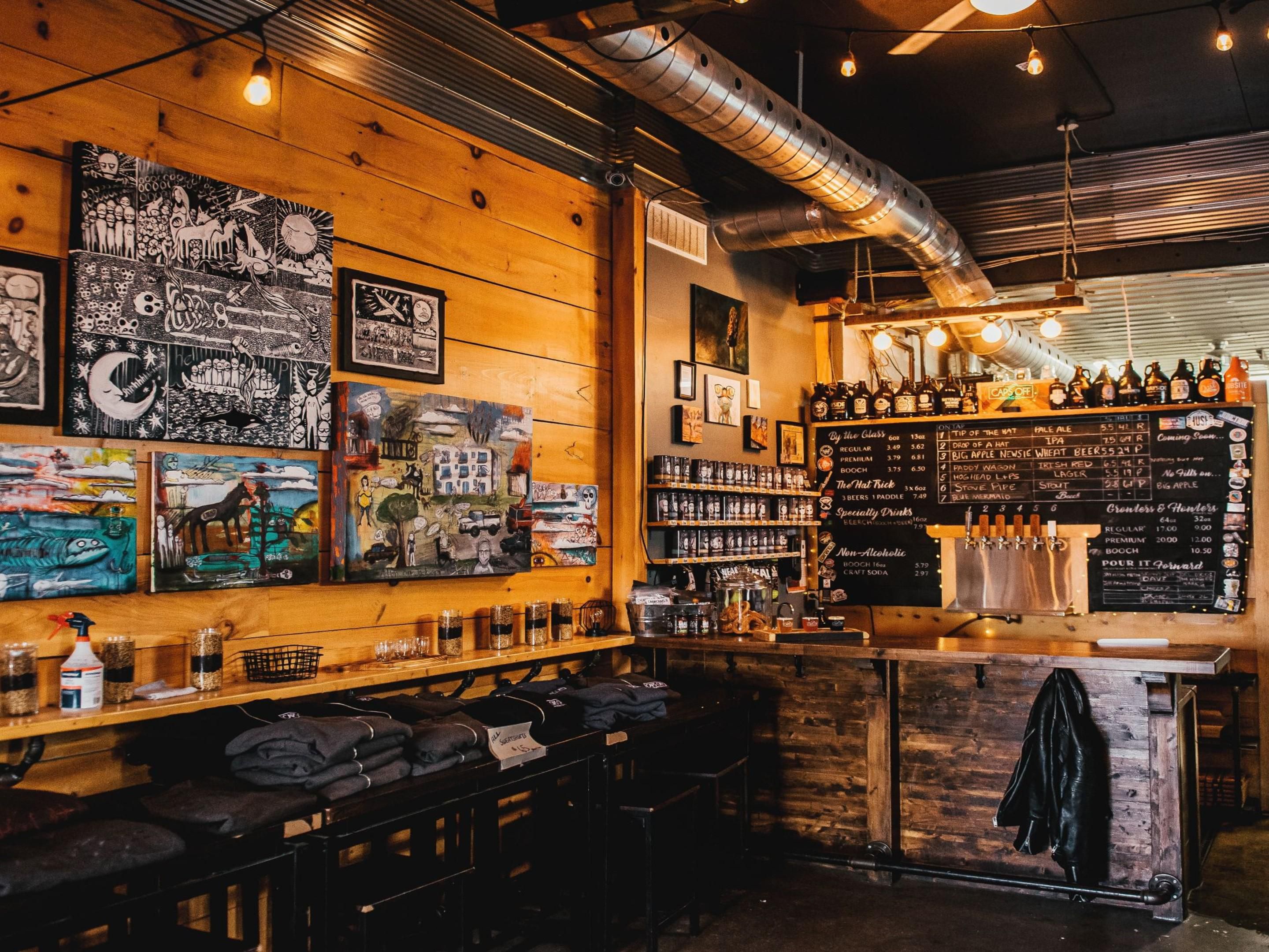 St. Thomas region offers cozy Autumn escapes at local wineries and breweries. Visit Quai du Vin Estate Winery, where the Fireside Escape Package invites you to embrace the great outdoors this season. Craft beer lovers can visit Railway City Brewing Company or Caps Off Brewery to enjoy seasonal Autumn Brews.