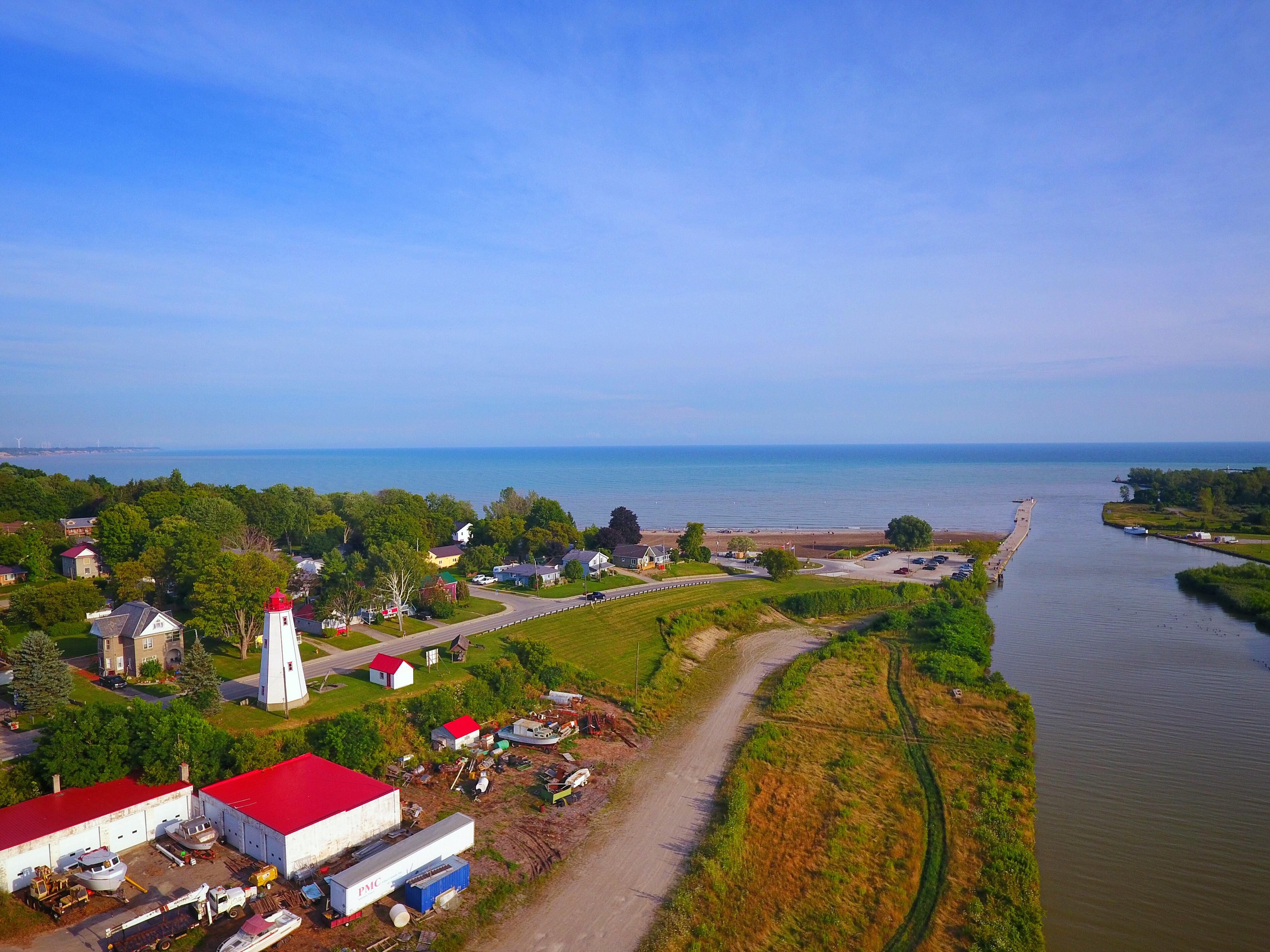 Book your Ontario Fall Staycation! Holiday Inn Express & Suites is located in Elgin County, home to stunning blue flag beaches along Lake Erie's Coast. Visit beautiful Port Stanley Beach (20 minutes from the hotel by car) or Port Burwell (35 minutes from the hotel by car).