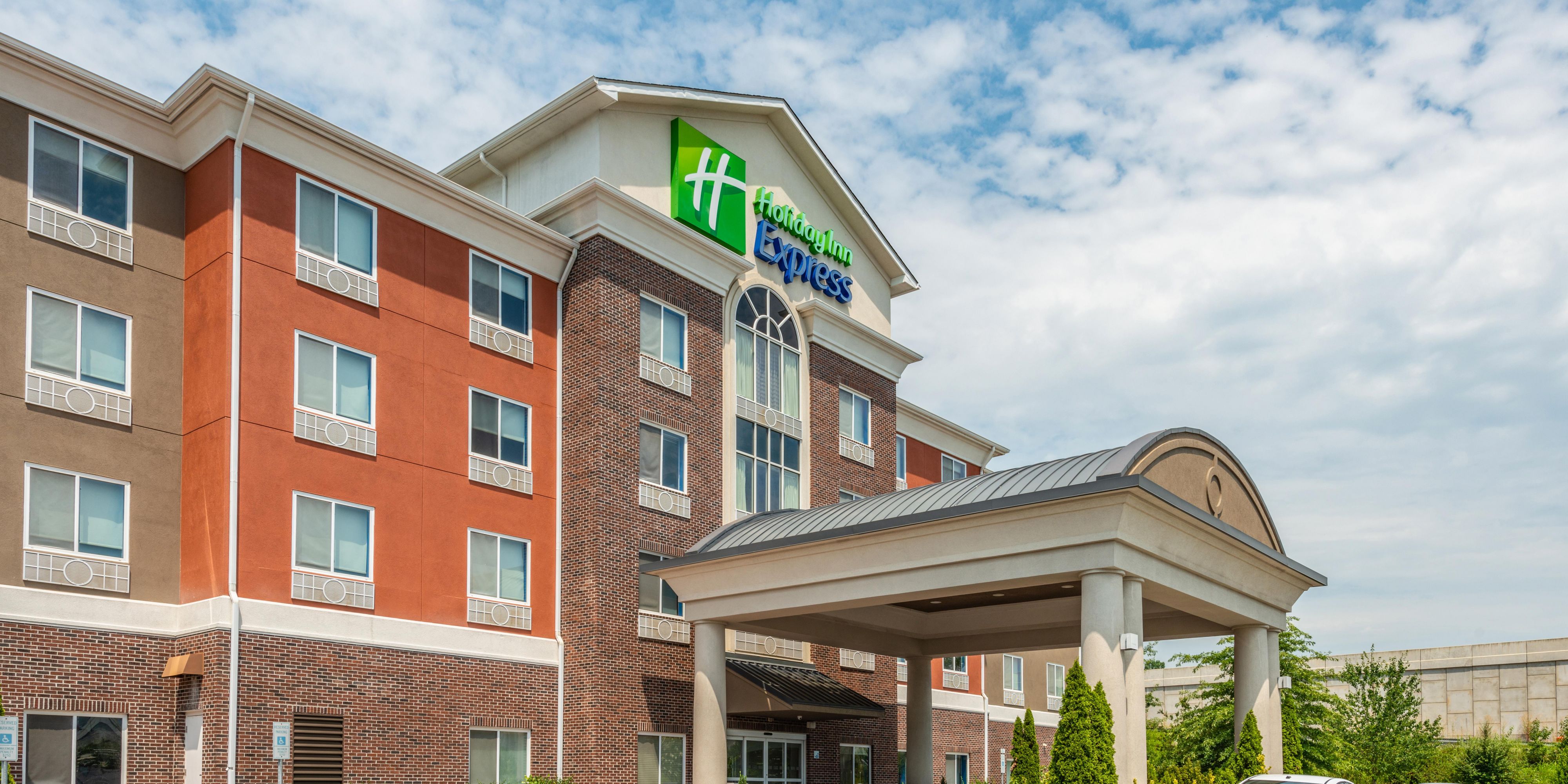 Holiday Inn Express And Suites Statesville 6626081950 2x1