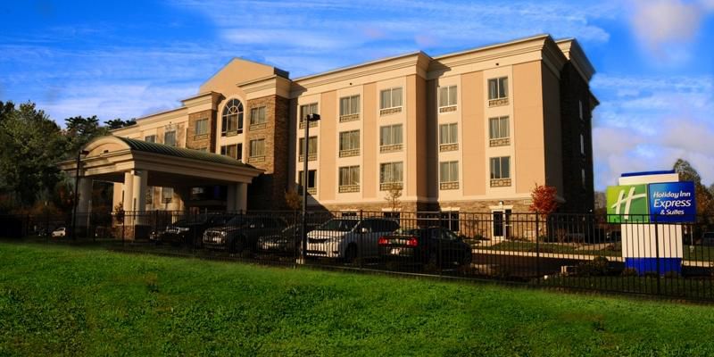 Holiday Inn Express & Suites Stroudsburg-Poconos