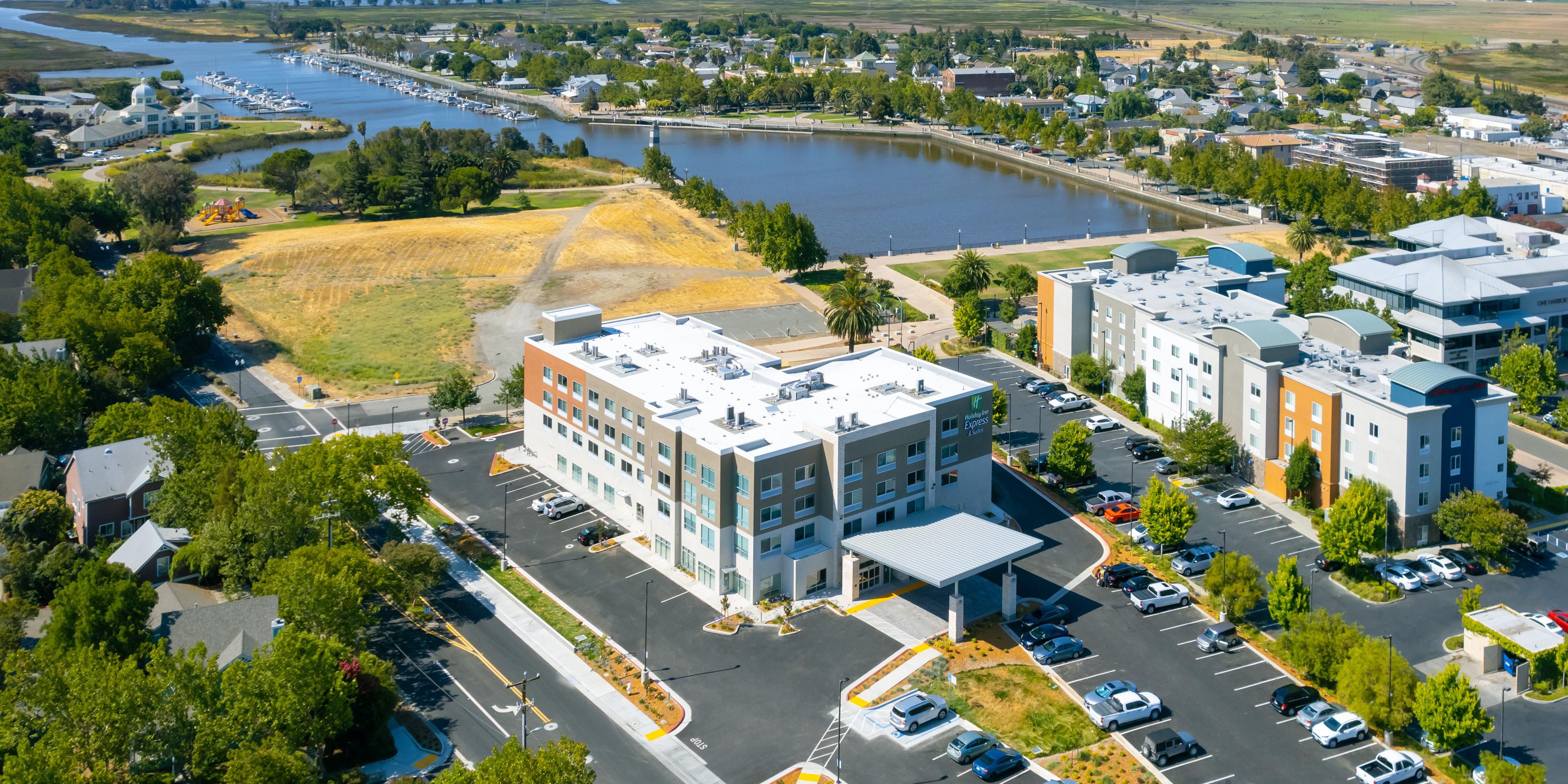 Our Fairfield, CA hotel is just 3.4 miles from The Jelly Belly Candy Company Factory, where guests can enjoy self-guided tours as well as checking out the Jelly Belly Jelly Bean Art Gallery, Jelly Belly Café, and Jelly Belly Chocolate Shoppe and Fudge Counter. They also offer a Chocolate & Wine Experience tour!