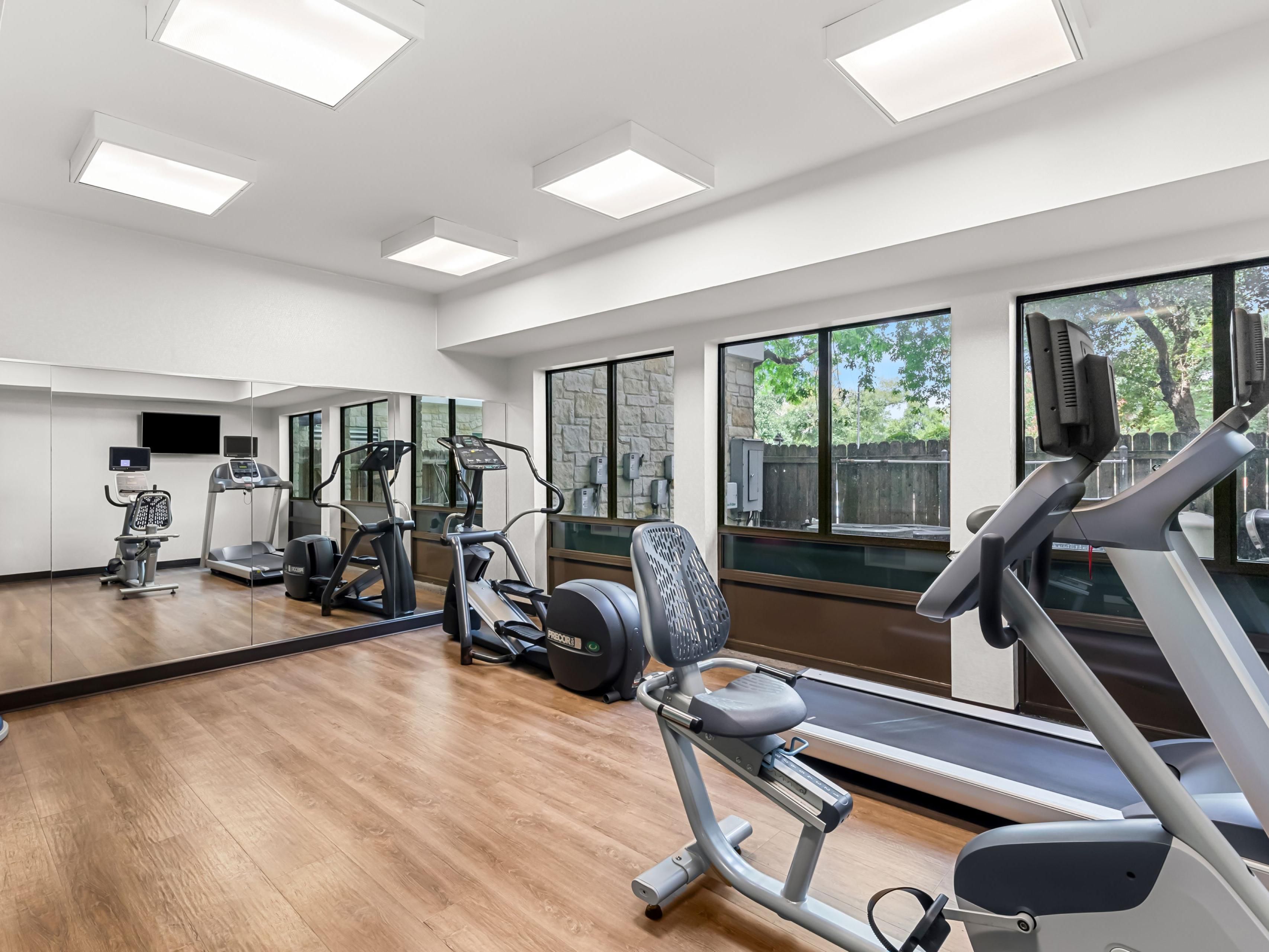 Whether you kickstart your day in our 24-hour Fitness Center or unwind with a refreshing dip in the outdoor pool, modern comforts await at every turn. Enjoy the convenience at our hotel near Austin, TX, with free breakfast, free Wi-Fi, on-site parking, and exceptional service for a seamless, stress-free stay.