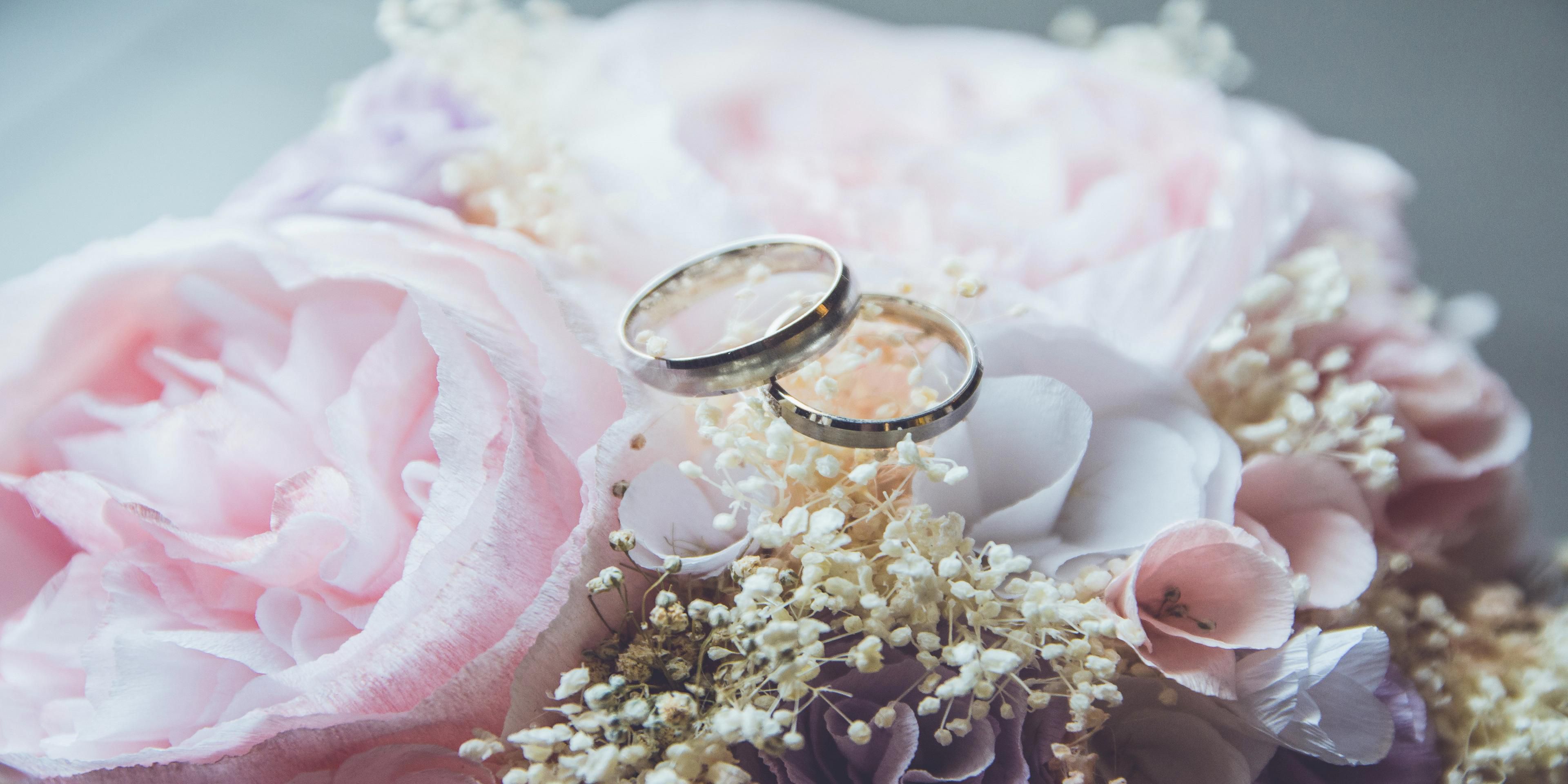 Start your Forever with Us! Minutes to Blithewold Mansion, Bristol Harbor Inn, McGovern's, Linden Place and Mt. Hope Farm. We offer over sized suites that are perfect to get you and your wedding party ready for your special day. Start your special day right with our complimentary breakfast including healthy choices. 