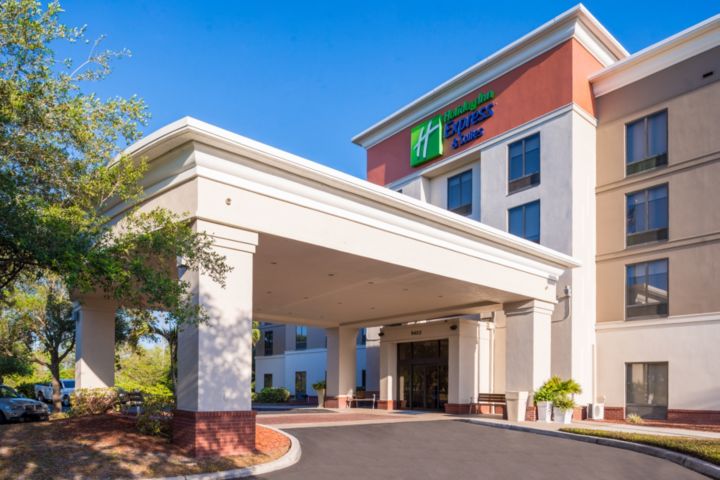 Holiday Inn Express & Suites Tampa-Anderson R