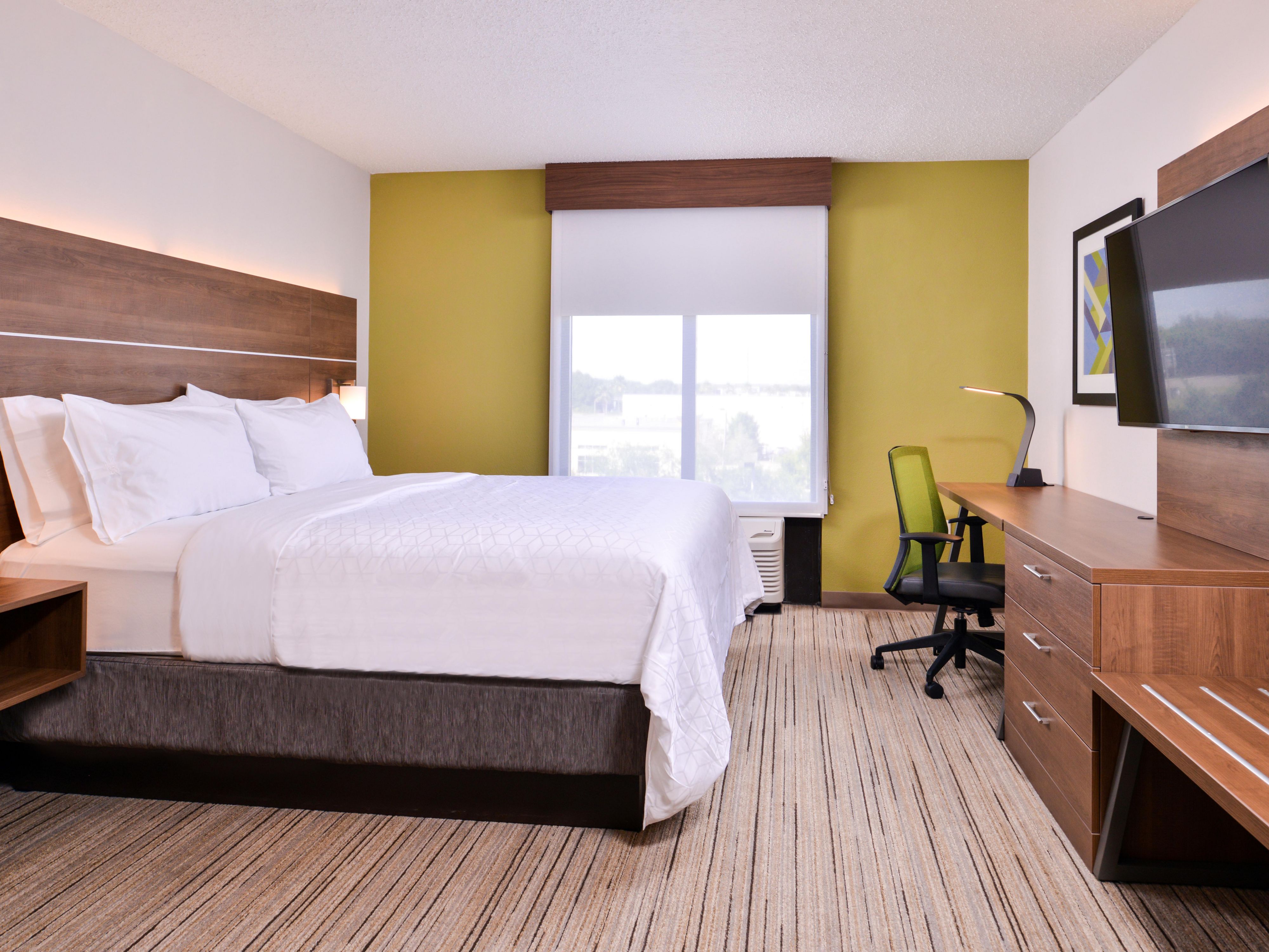 Standard King Guest Room with Chaise Lounge