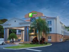 Holiday Inn Express & Suites Tavares - Leesburg