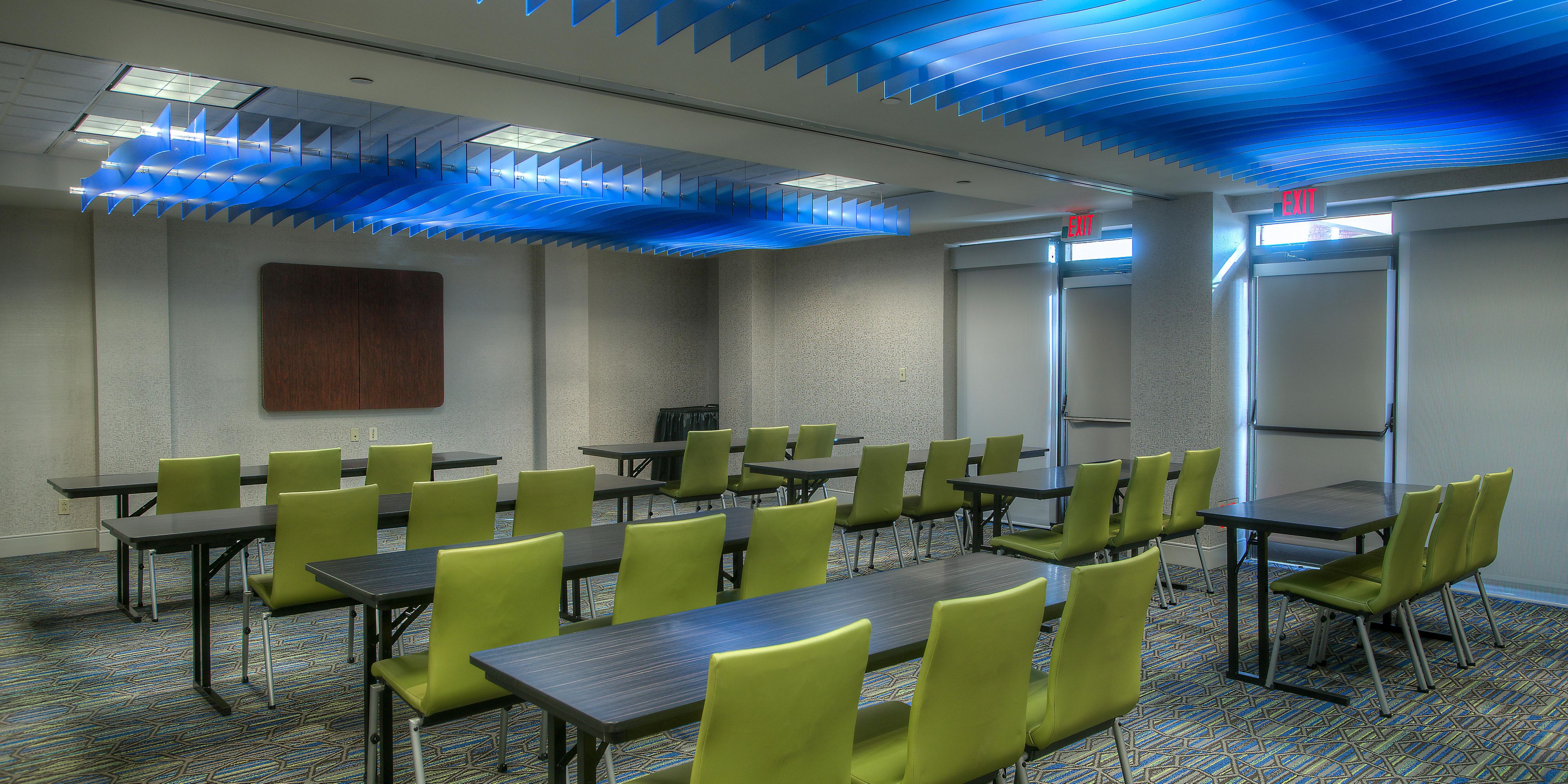 Small meetings play a vital role in the success of many organizations. Are you planning a small corporate meeting, board retreat or brainstorming session? Our flexible meeting space is sure to lead to big ideas! Whether you're a group of 15 or 40, we can help! Our director of sales is dedicated to making your meeting a huge success!