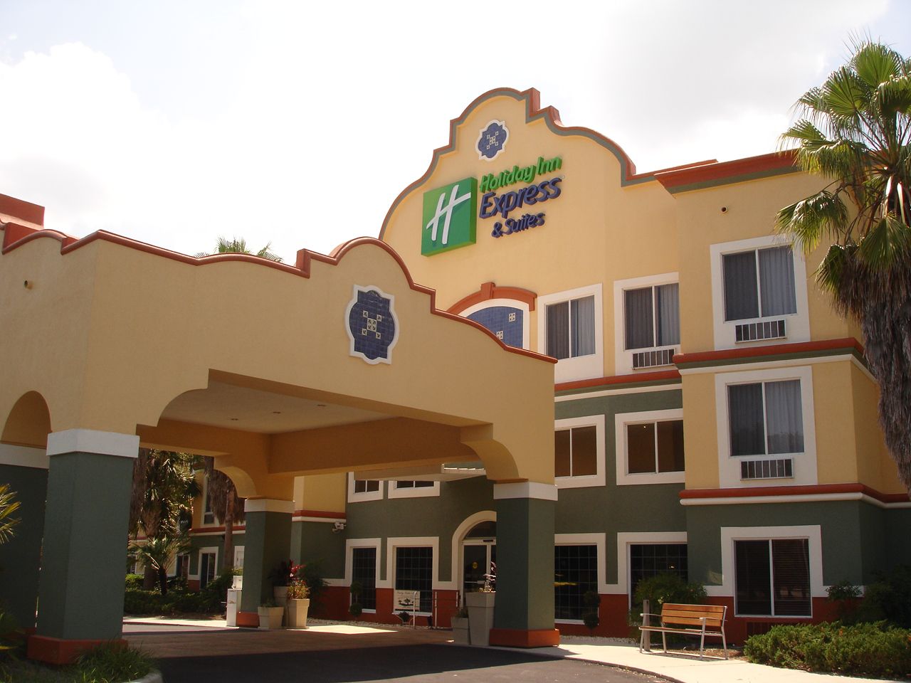 Holiday Inn Express & Suites Los Pueblos