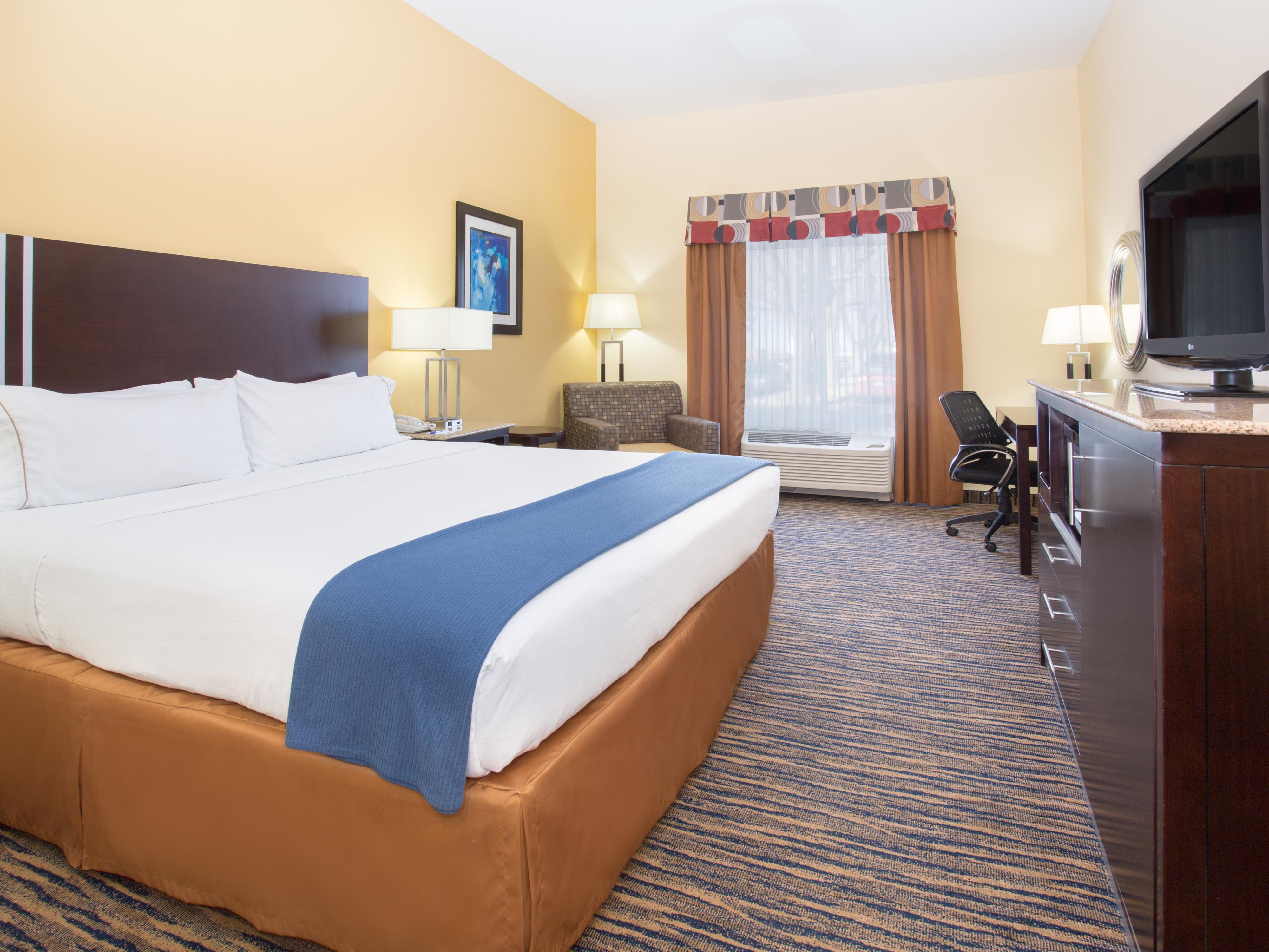 Pet Friendly Hotels In Colorado Holiday Inn Express & Suites Denver