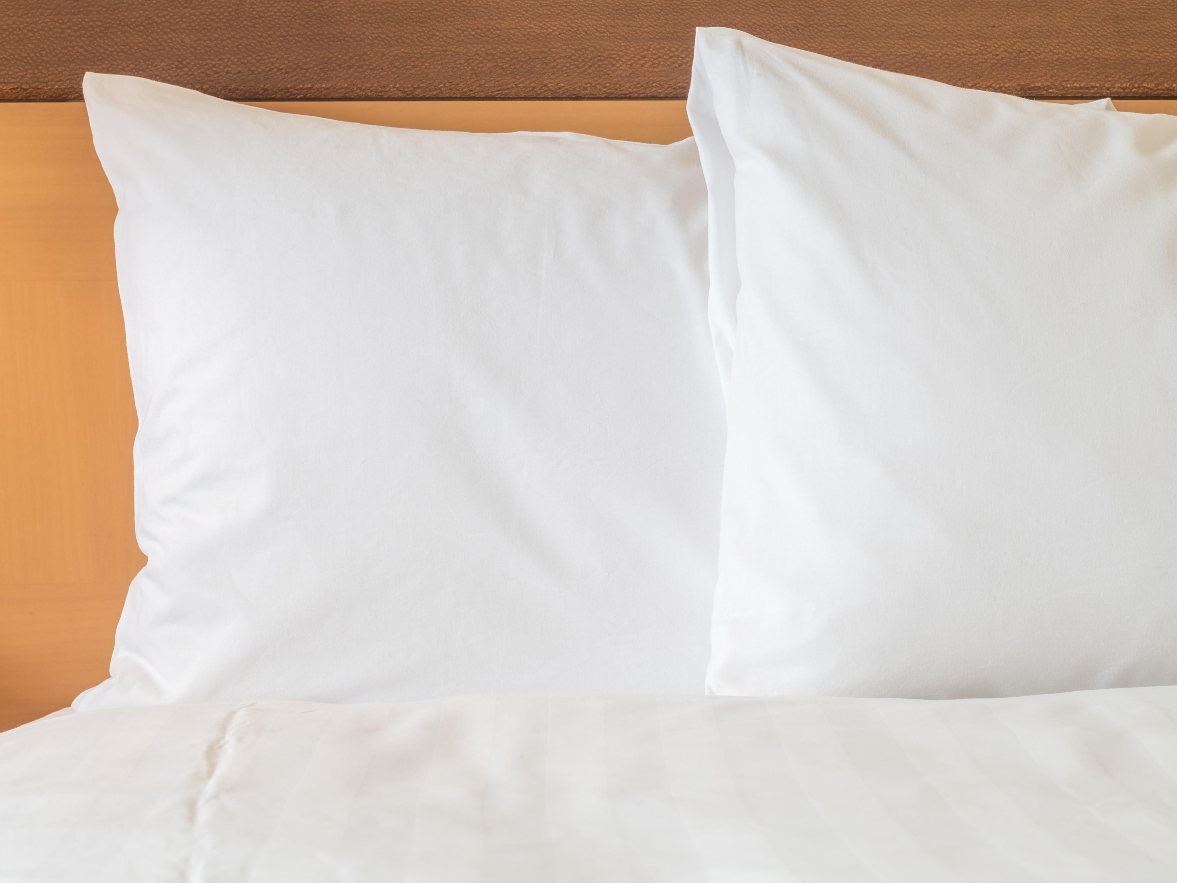 Holiday inn express pillows soft best sale