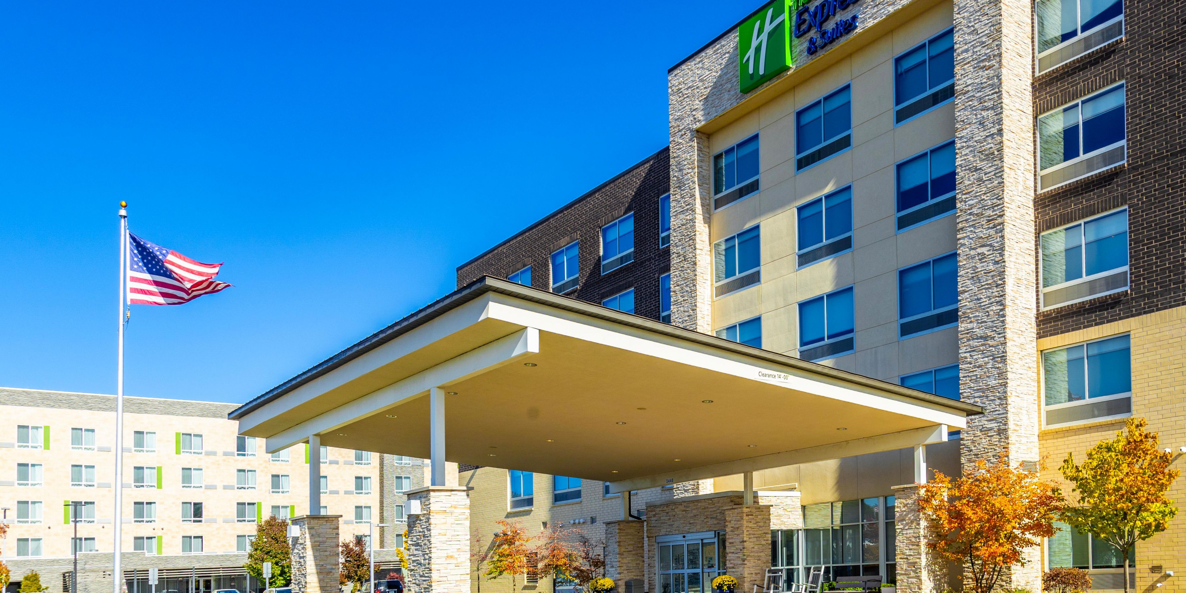 ฮอลิเดย์ อินน์ เอ็กซ์เพรส แอนด์ สวีท โทลีโด เวสต์