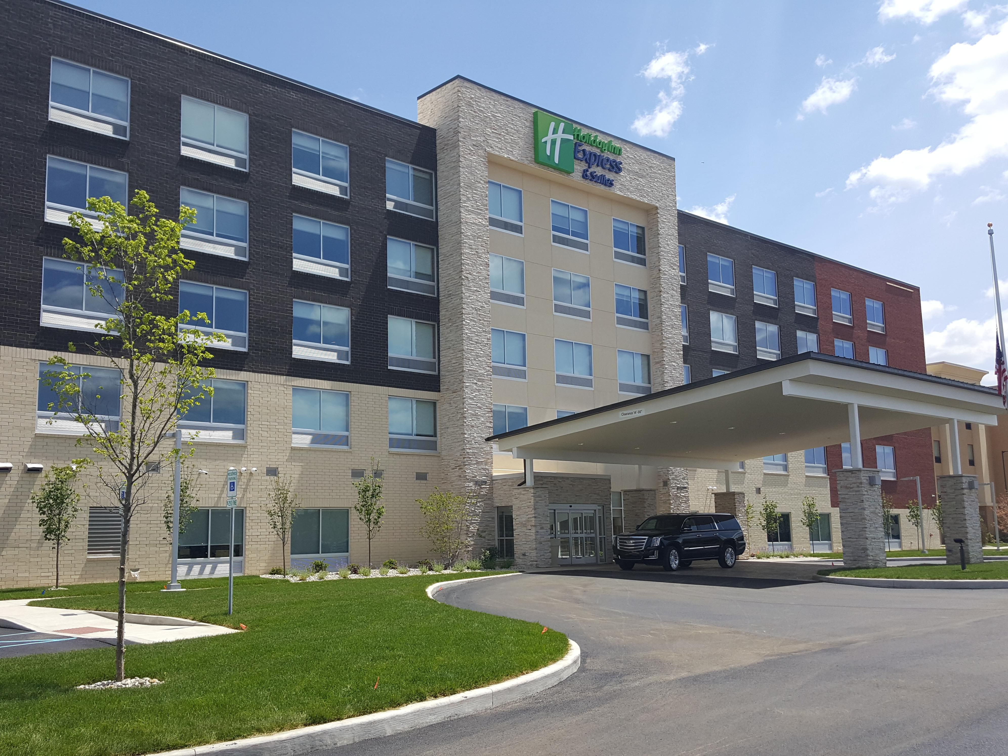 Hotels in Toledo, Ohio | Holiday Inn Express & Suites Toledo West