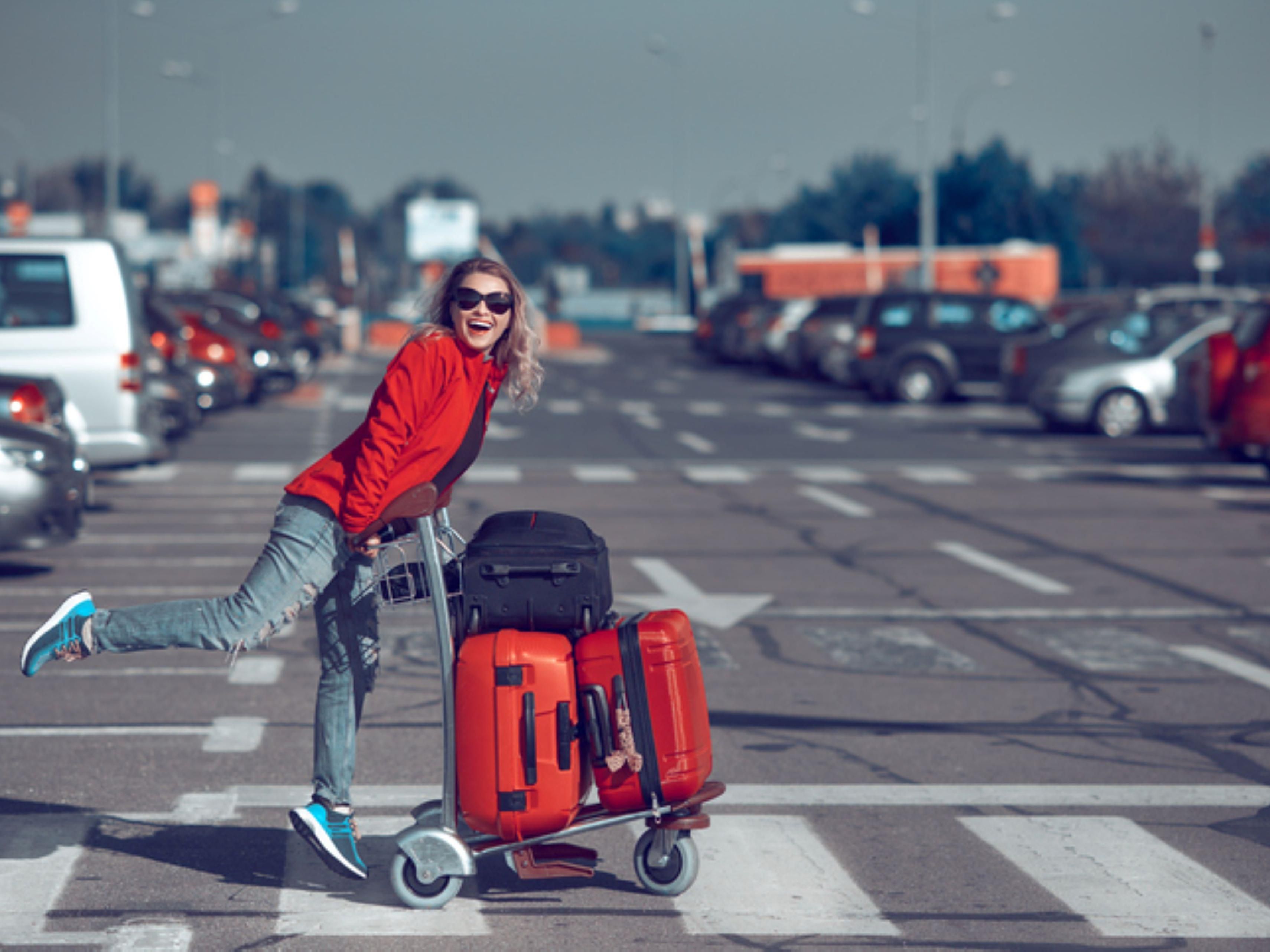 Como um dos hotéis mais próximos do aeroporto, nossos hóspedes desfrutam de acesso ao nosso serviço de transporte para o Aeroporto Internacional Toronto Pearson durante sua estadia. Nossos pontos de coleta do ônibus se encontram no Terminal 1, nível térreo (um nível abaixo das chegadas), no Posto R3 e Terminal 3, nível de chegada P41. Mediante solicitação entre 2da manhã e 4da manhã, entrando em contato com o atendimento ao hóspede .