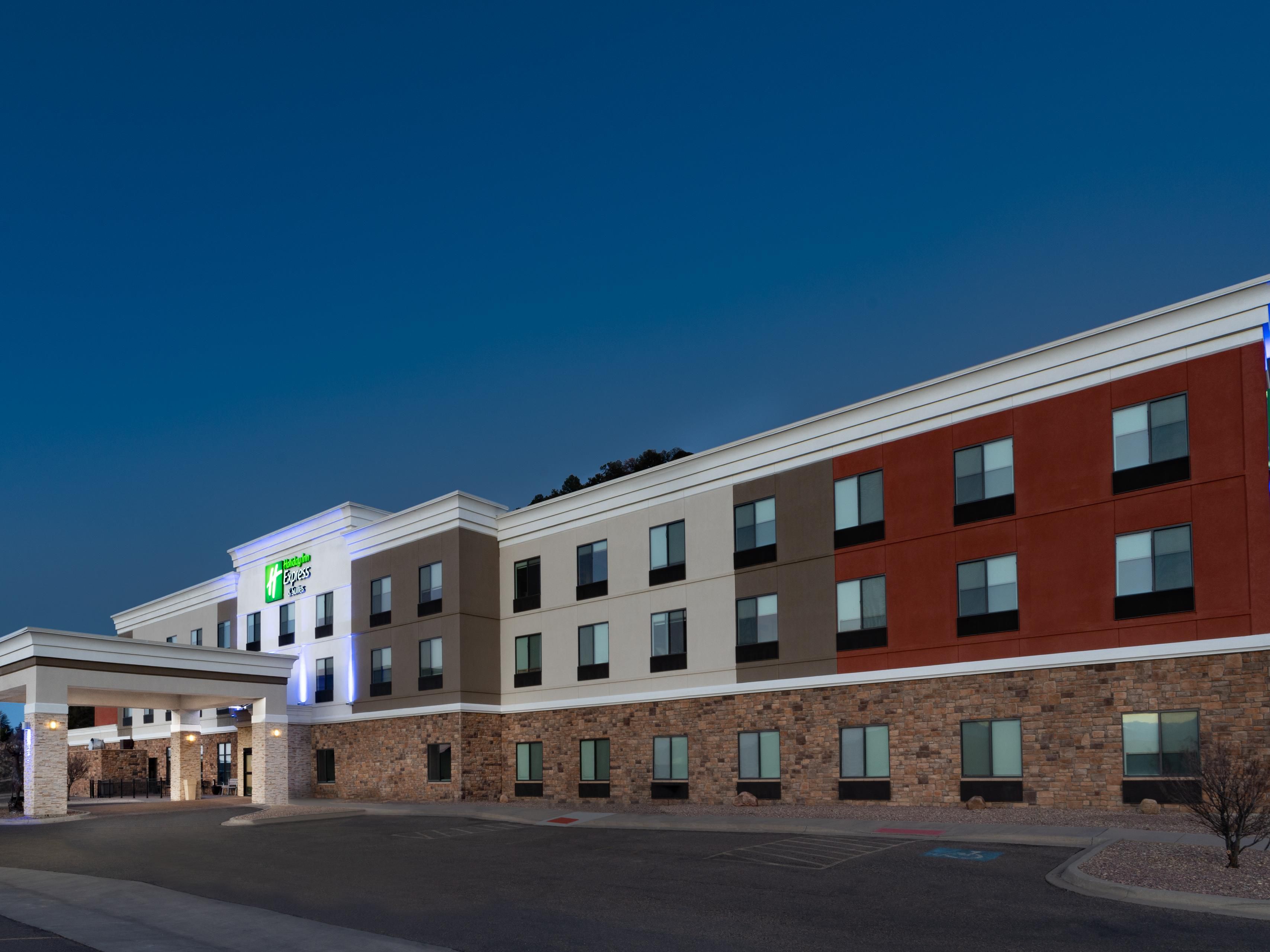 Conveniently located off Interstate 25, our hotel offers easy access to downtown Trinidad, local attractions, and outdoor activities. Explore historic downtown, shop and dine, or visit Trinidad Lake State Park for hiking and boating. Close to the River Walk and the Santa Fe Trail, our central location is perfect for ensuring a memorable stay.
