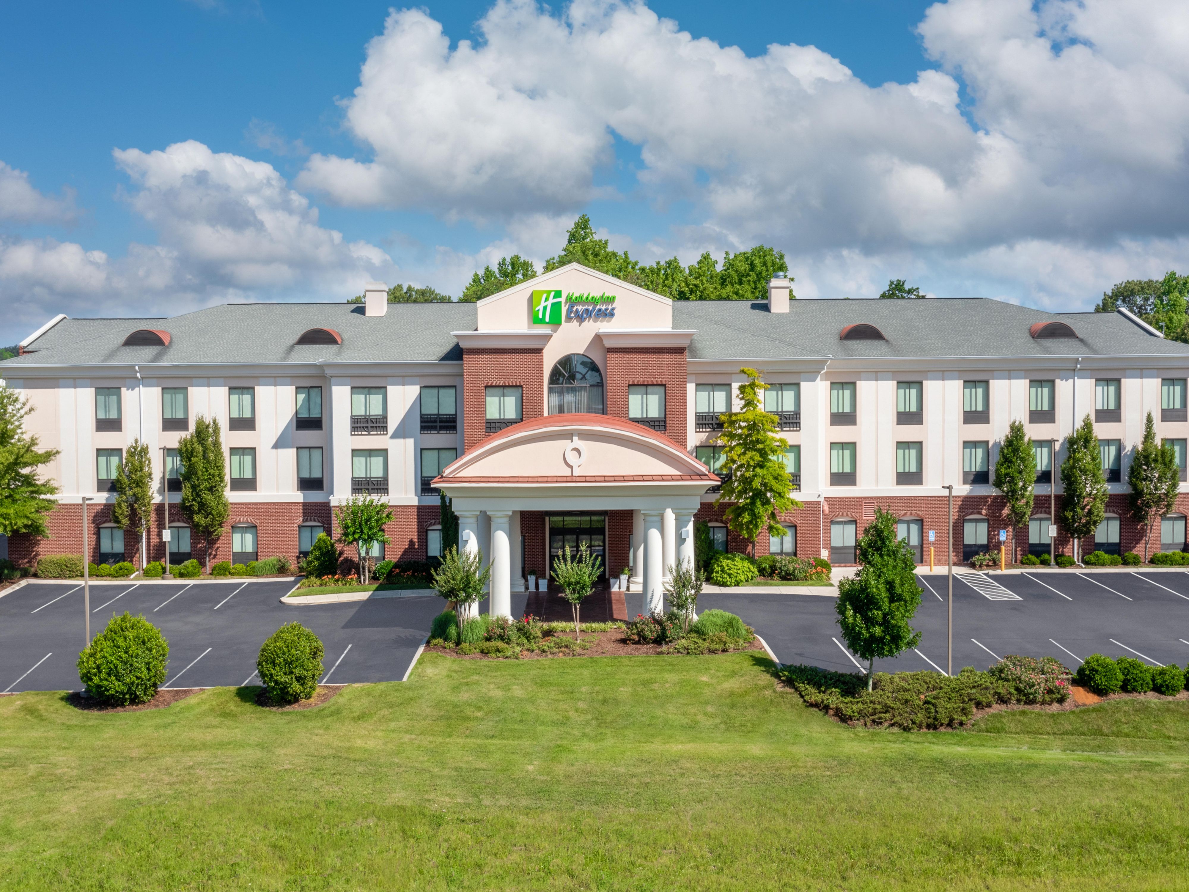 Hotel in Tullahoma, TN | Holiday Inn Express & Suites Tullahoma