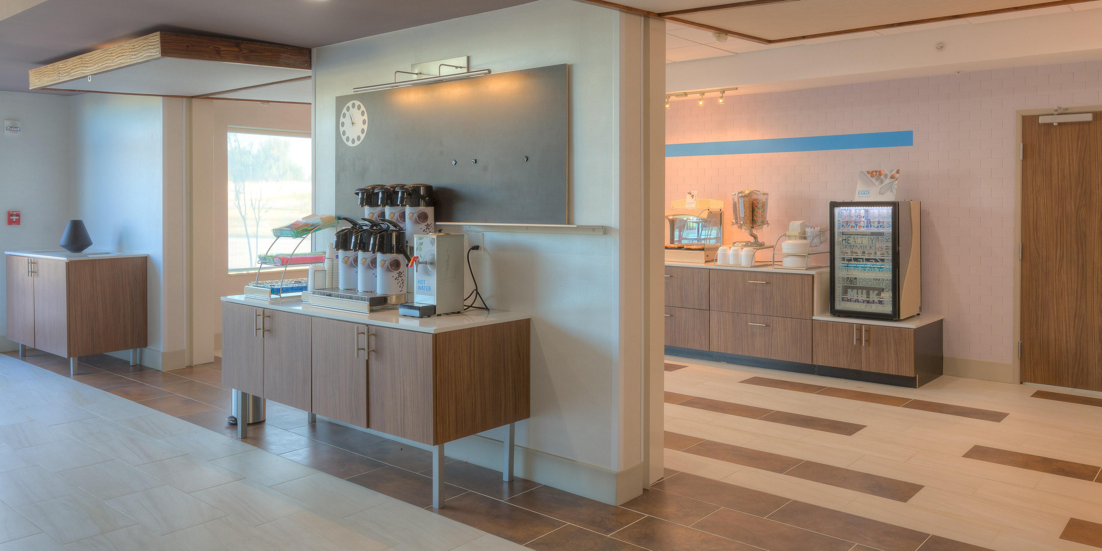 Between our warm cinnamon rolls and our state-of-the-art pancake maker to our sizzling bacon and biscuits with gravy, there is no wrong way to jump start your day! Come enjoy our complimentary hot breakfast each morning and start your day off right. Be the Readiest!