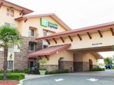 Holiday Inn Express & Suites 特洛克，HWY 99