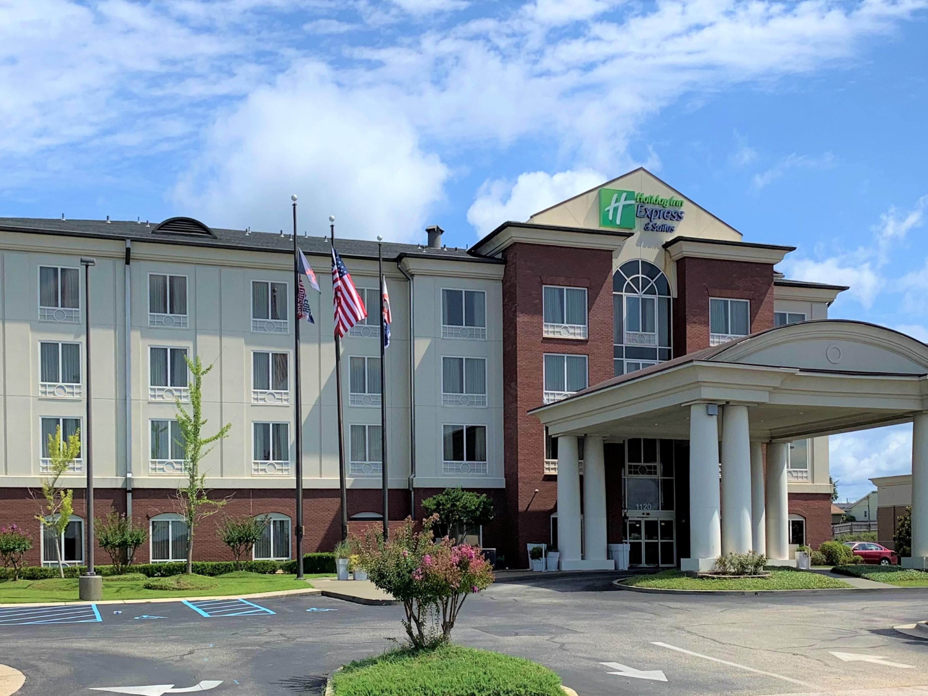 Affordable Tuscaloosa Hotels Holiday Inn Express Suites Tuscaloosa University