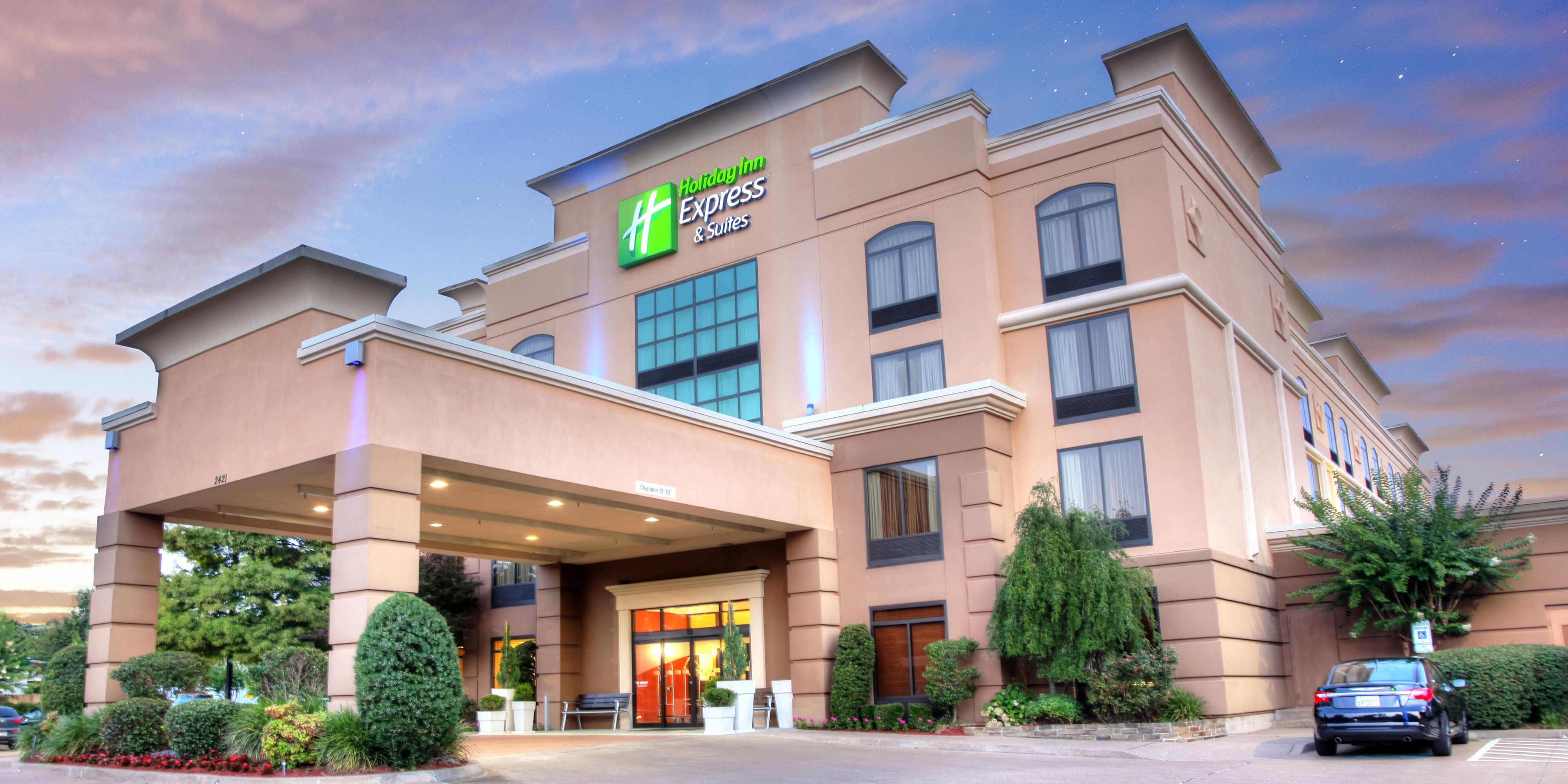Holiday Inn Express & Suites Tyler South