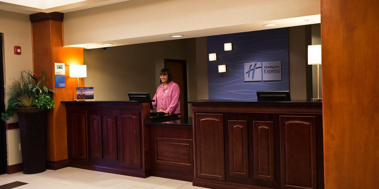 Holiday Inn Express & Suites Urbandale-Des Moines