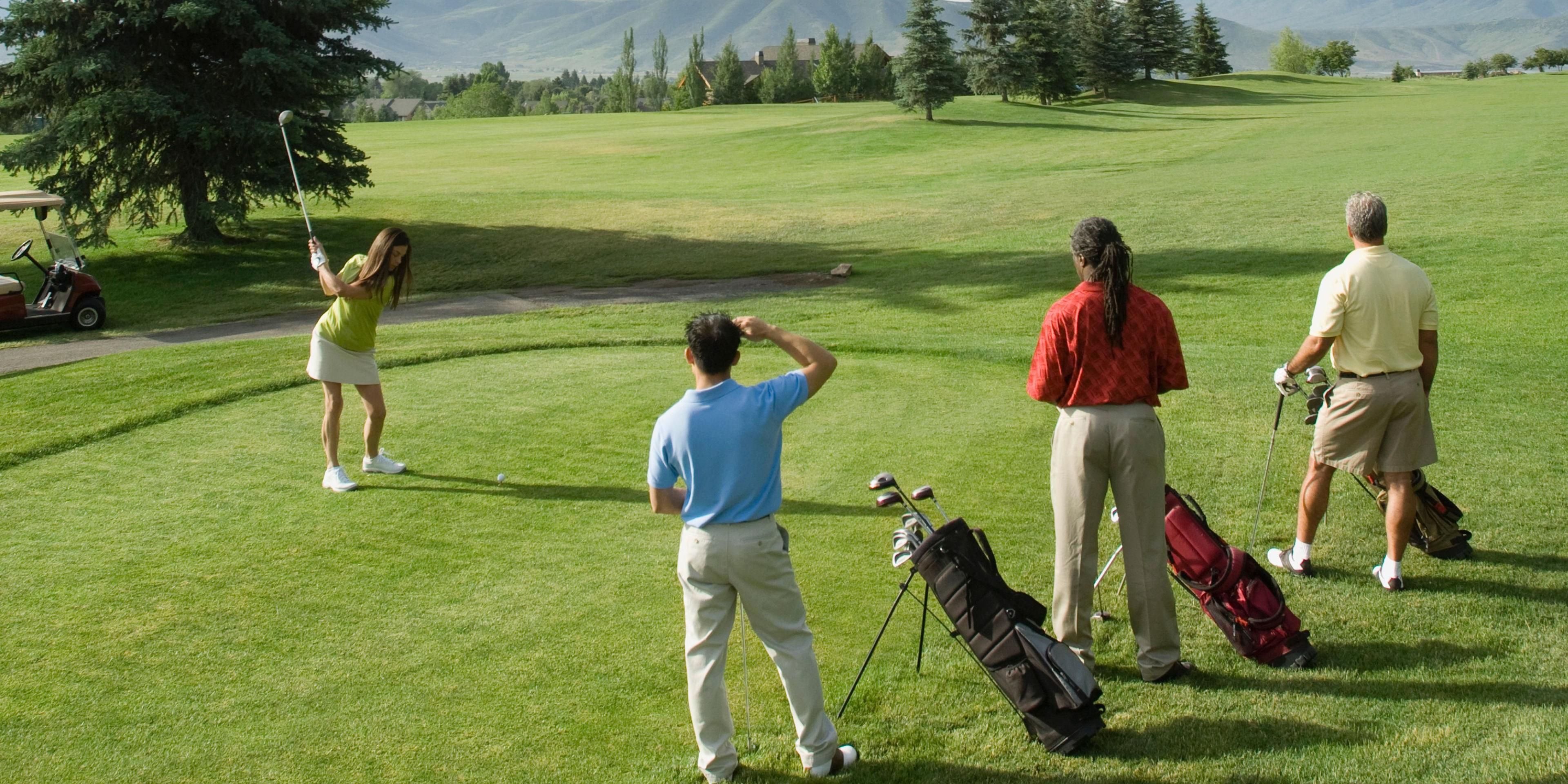 The grass is always greener in Santa Clarita Valley. Scenic foothills backdrop the expansive green space of the Valley’s various courses. Whether for leisure or your next business outing, take your game in a new direction and book your tee time today. 