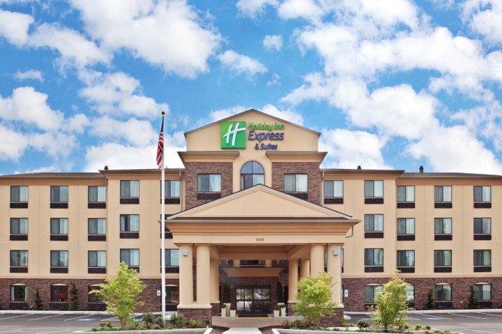 Holiday Inn Express & Suites Vancouver Mall/P
