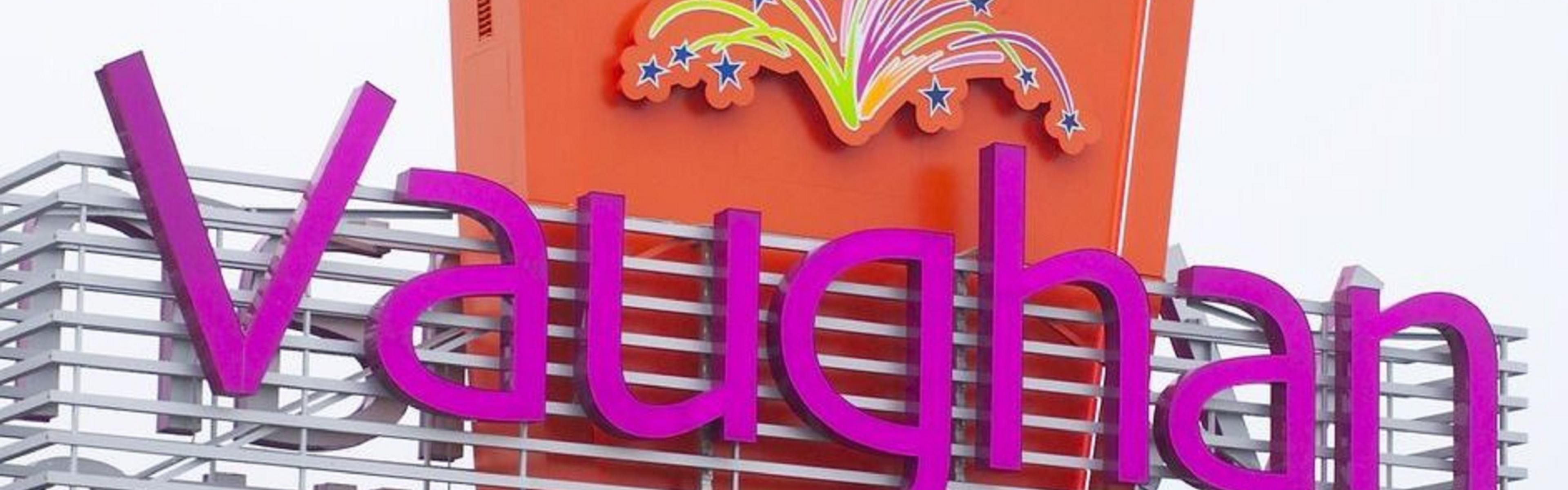 Belanja outlet Vaughan Mills Mall terdekat