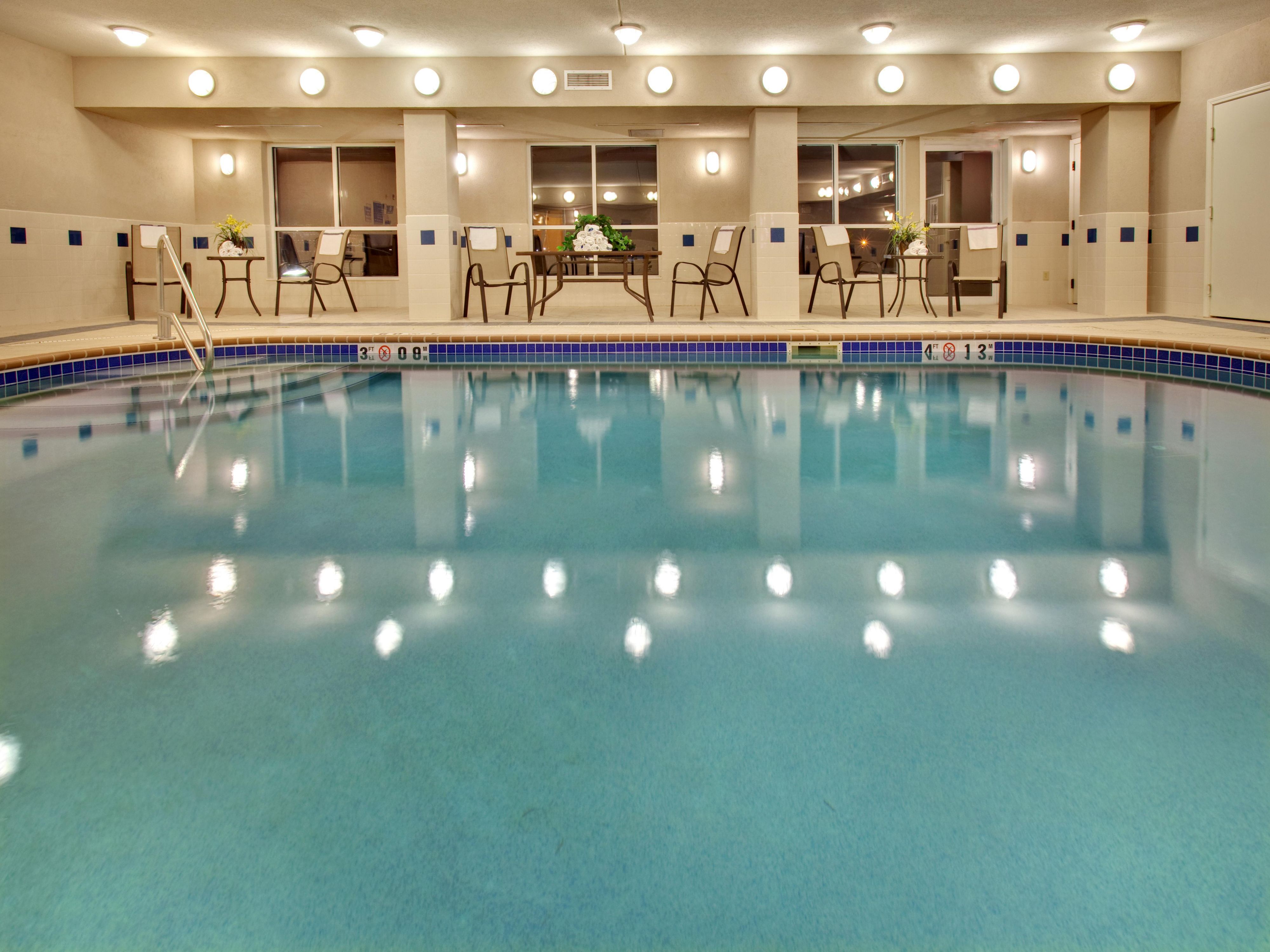 Vermillion Holiday Inn Express Swimming Pool