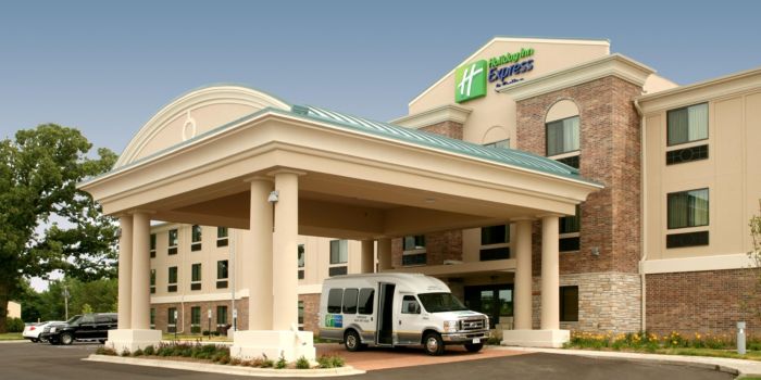 Holiday Inn Express & Suites Madison-Verona