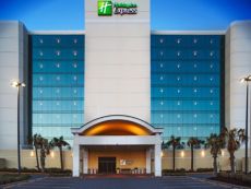Holiday Inn Express & Suites VA沙滩海滨