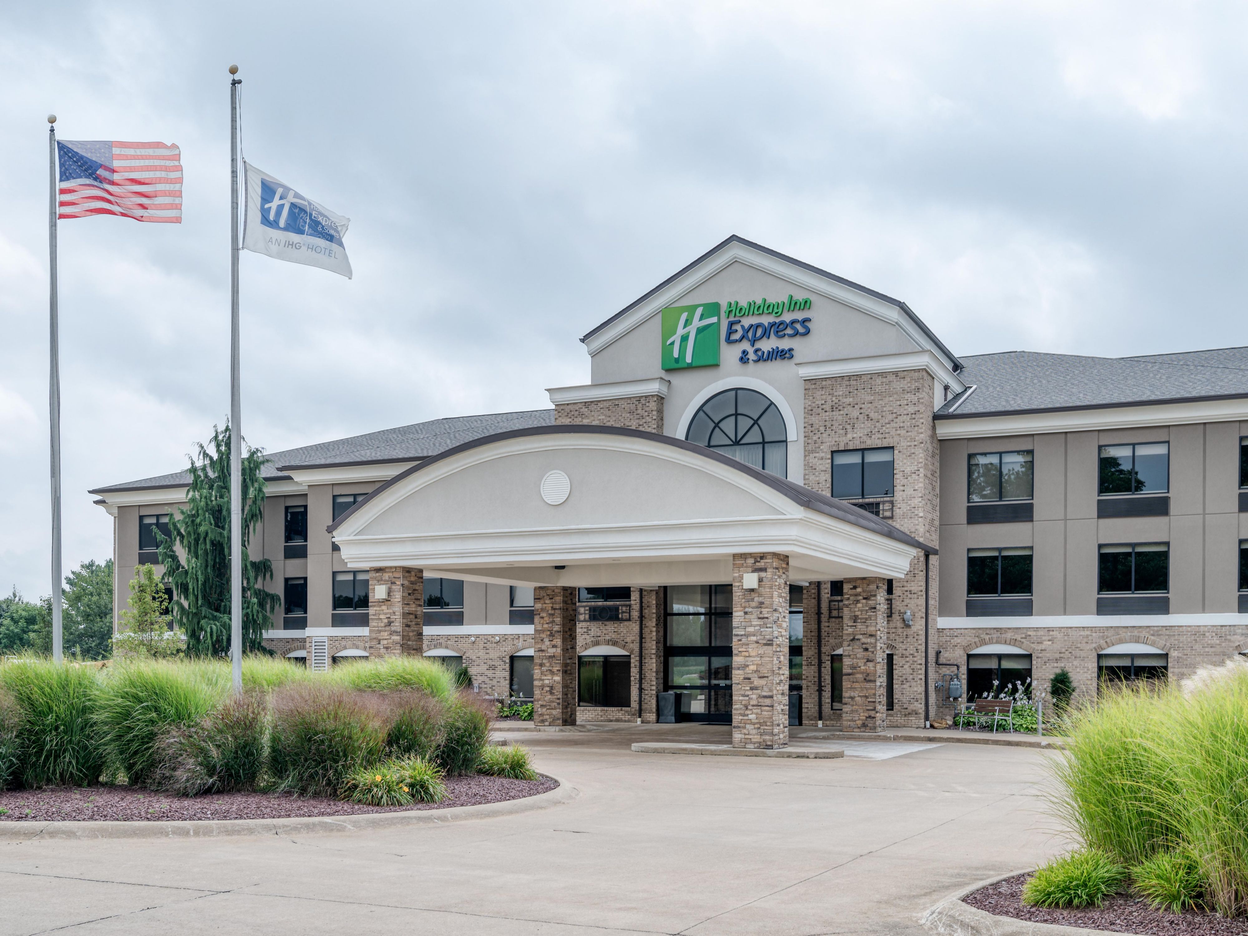 Welcome to Holiday Inn Express & Suites Wadsworth!