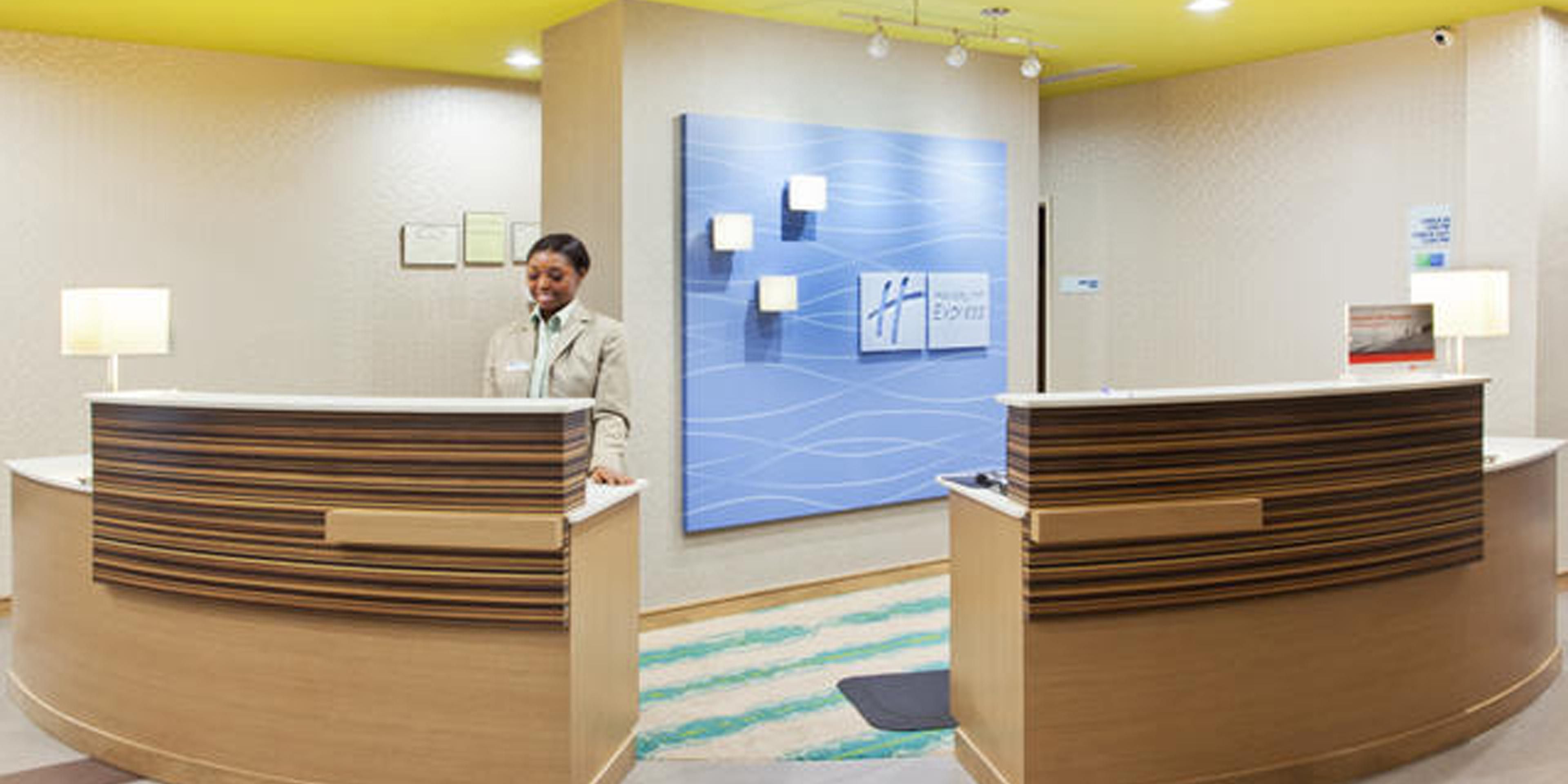 Holiday Inn Express & Suites 华纳罗宾斯
